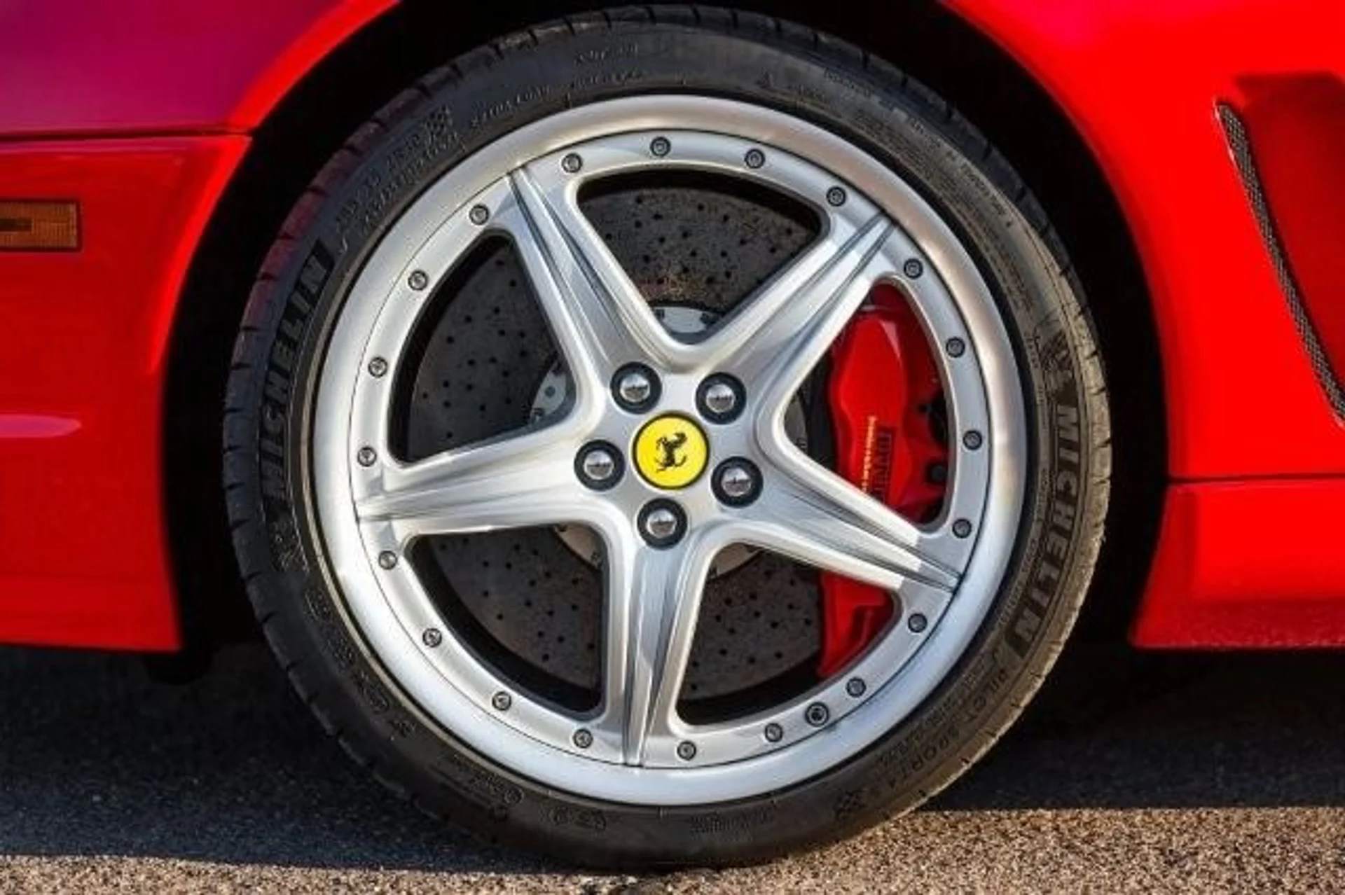 mph040_3199536662_Used_2005_Ferrari_Superamerica_1773854917_5f8b8132ec