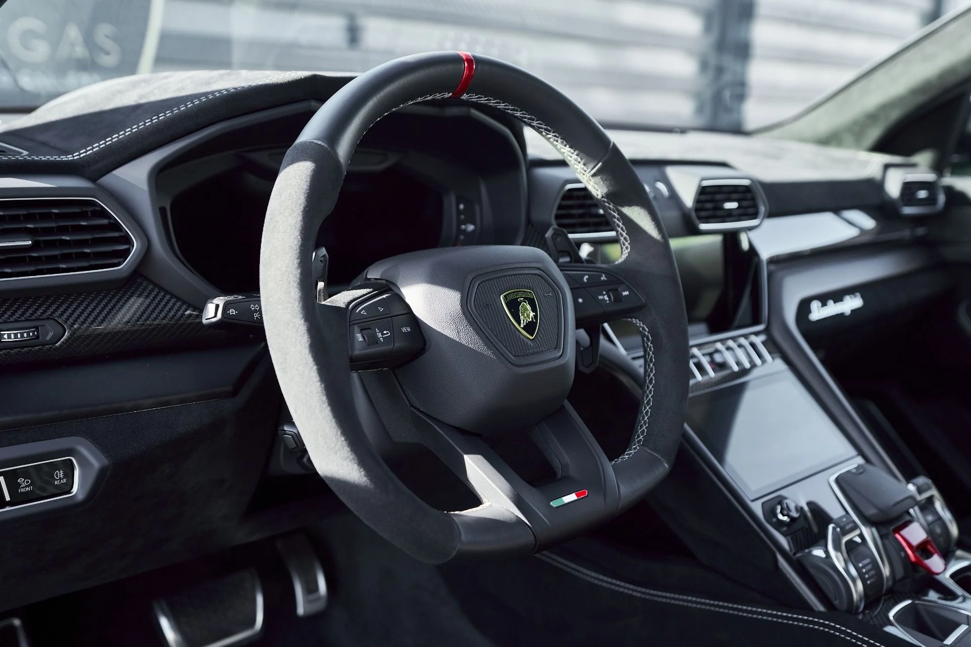 mph040_3208735787_Used_2024_Lamborghini_Urus_Performante_1764124814_0a31733d15