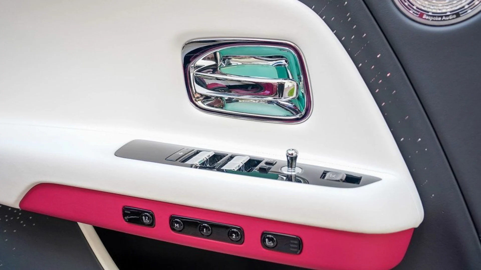 mph040_3223059719_used_2024_rolls_royce_spectre_coupe_14354_22739428_41_1024_445895bca8