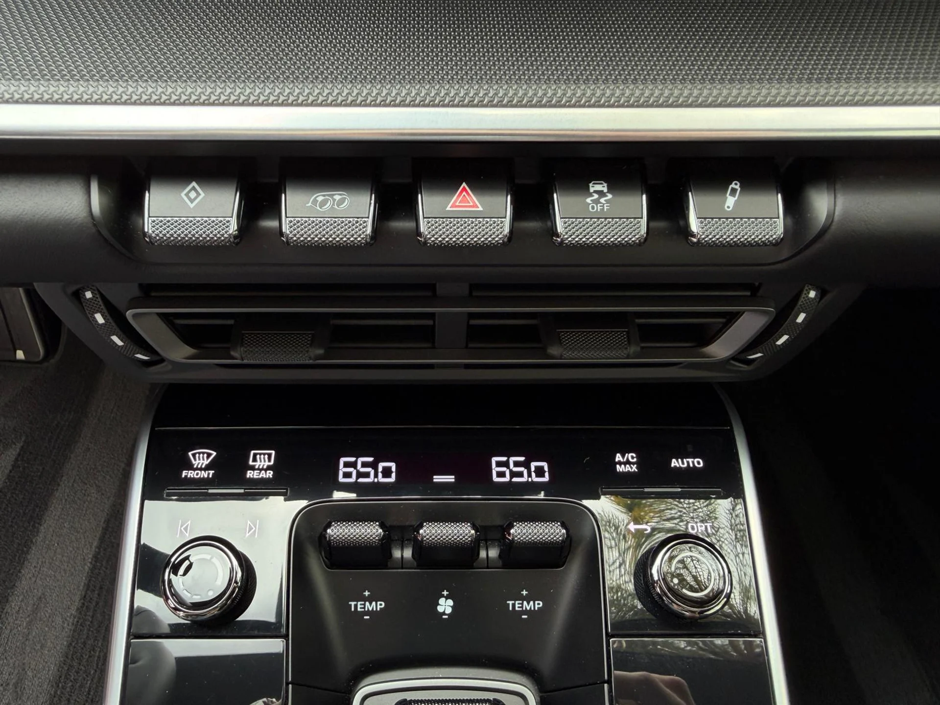 mph040_3241588099_Whats_App_Image_2025_12_24_at_12_51_46_PM_42_9694c00610