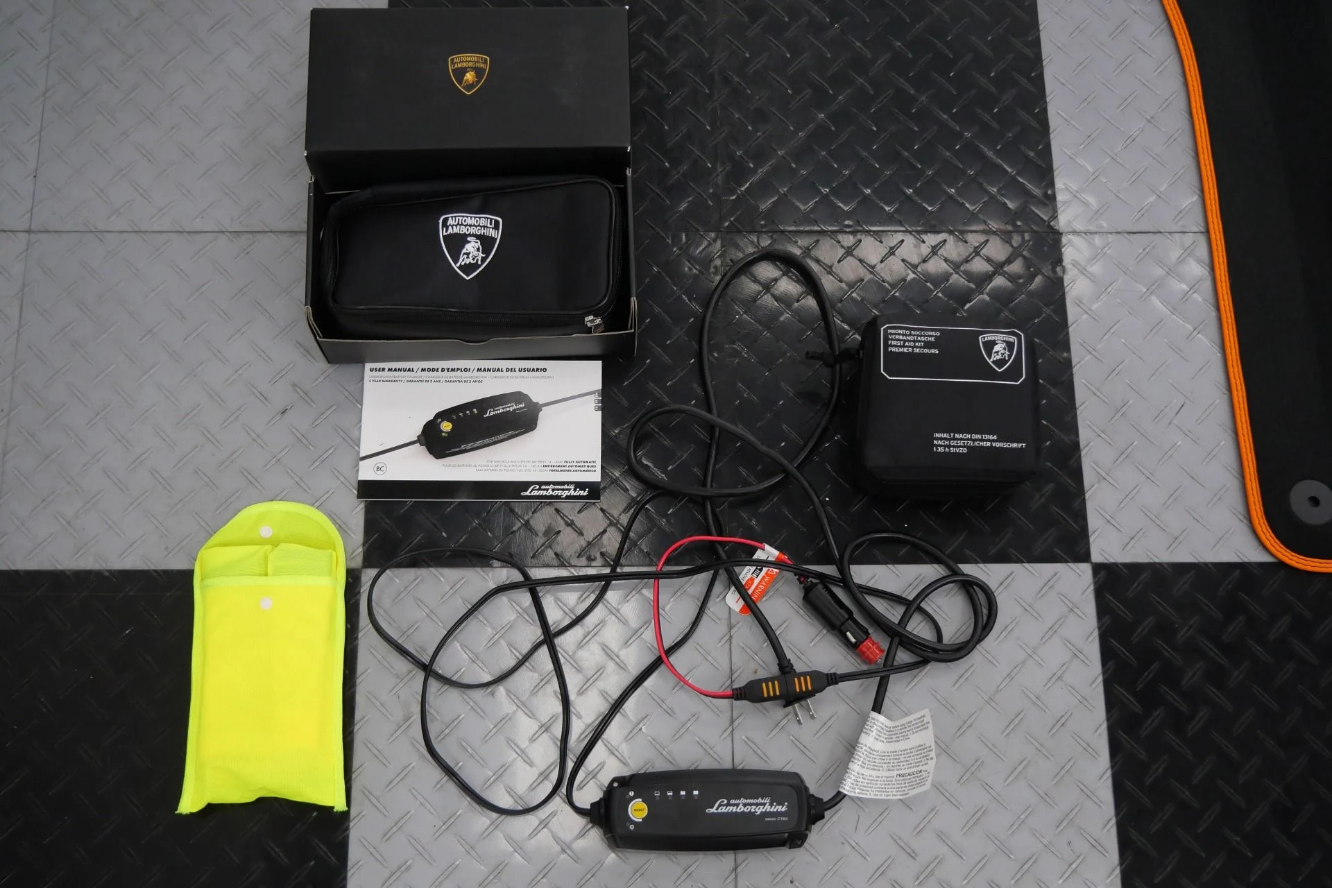mph040_3256712612_Used_2023_Lamborghini_Urus_S_Very_Low_Miles_657_Horsepower_Bang_and_Olufsen_Audio_1781208380_ad5303a586