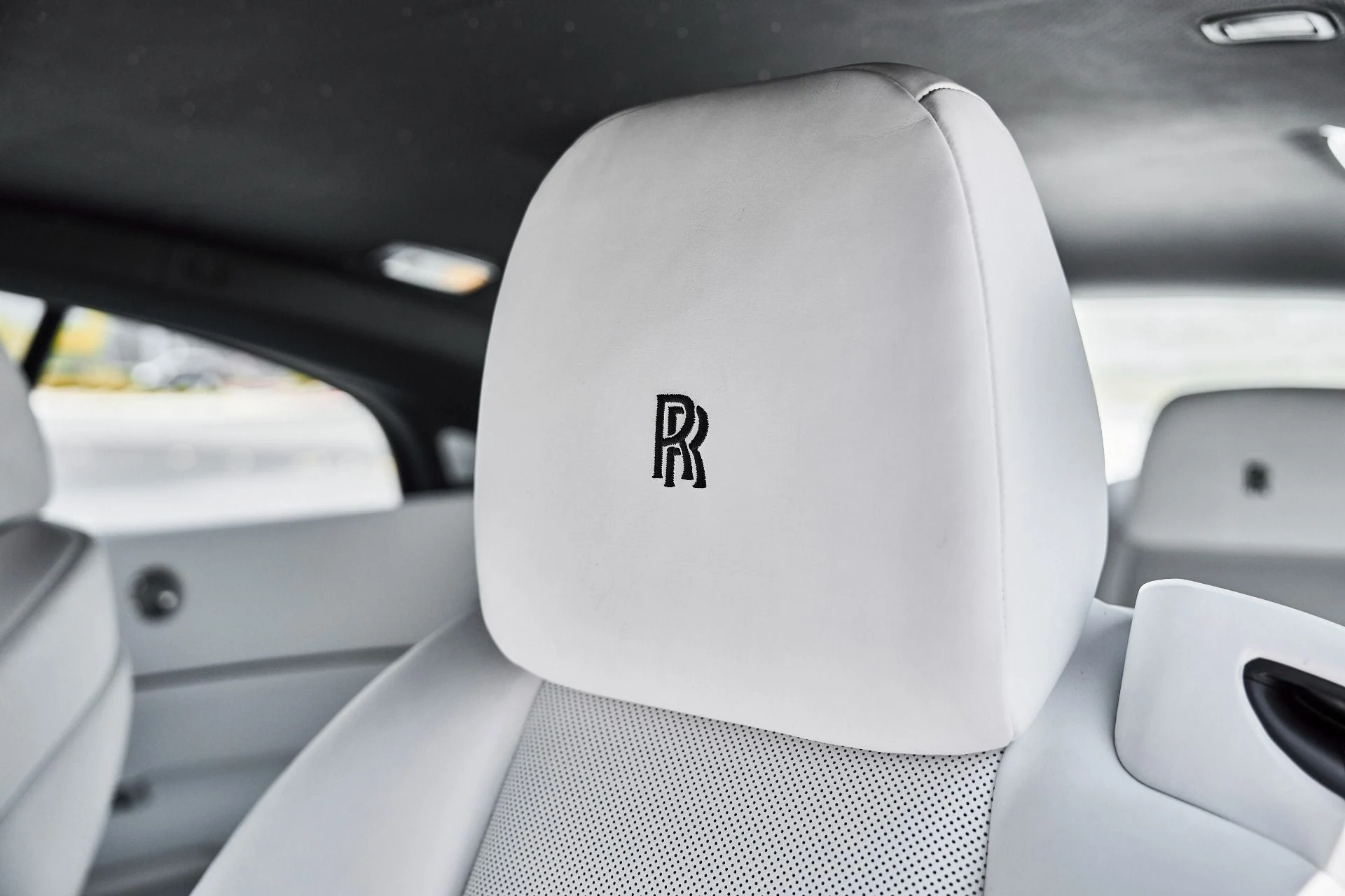 mph040_3265105_Used_2019_Rolls_Royce_Wraith_Base_1778886710_bf415a654e