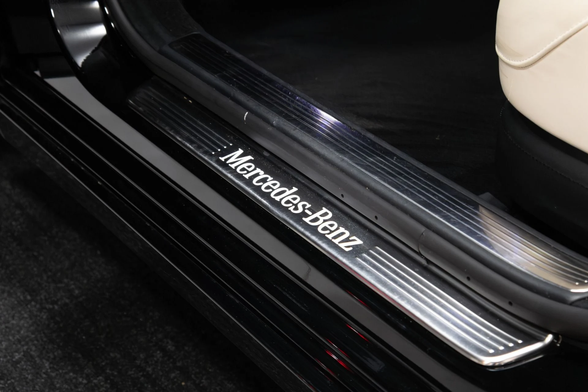 mph040_3265392028_Used_2016_Mercedes_Benz_S_Class_Maybach_S_600_1763586066_24b6074838