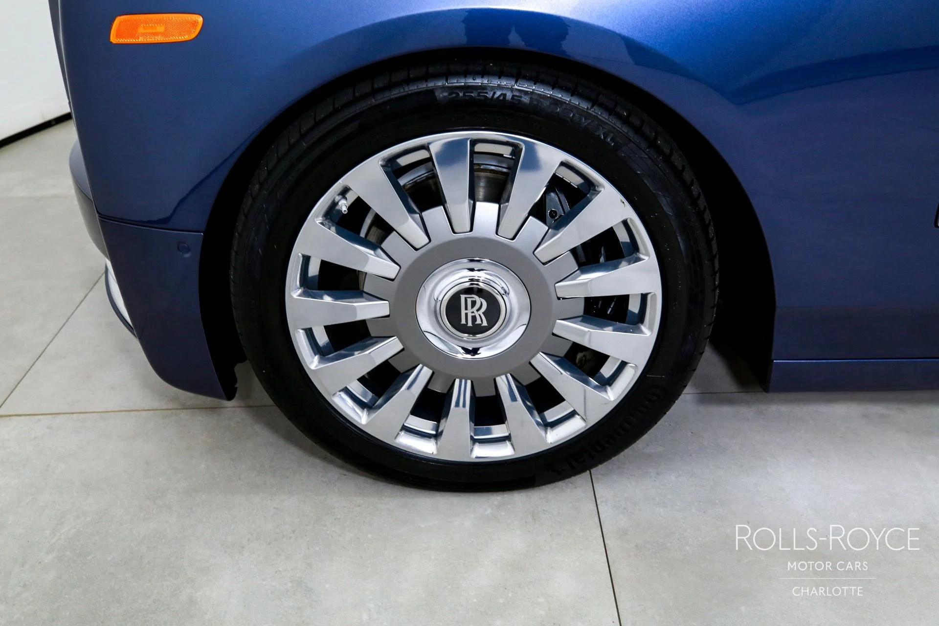mph040_3266170290_Used_2019_Rolls_Royce_Phantom_1757714509_75d406a04b