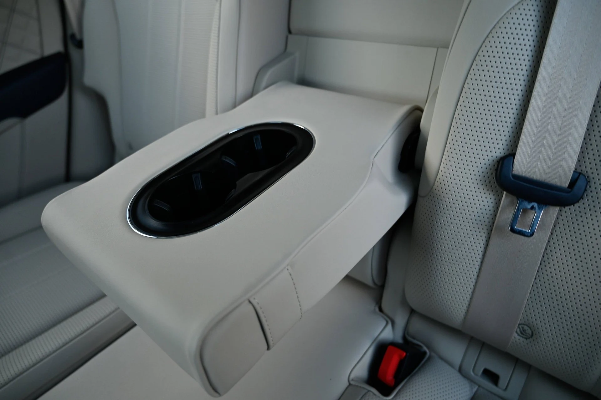 mph040_3270817262_45d19a02cb324c128ea7f5213782e407_b42c4f527e