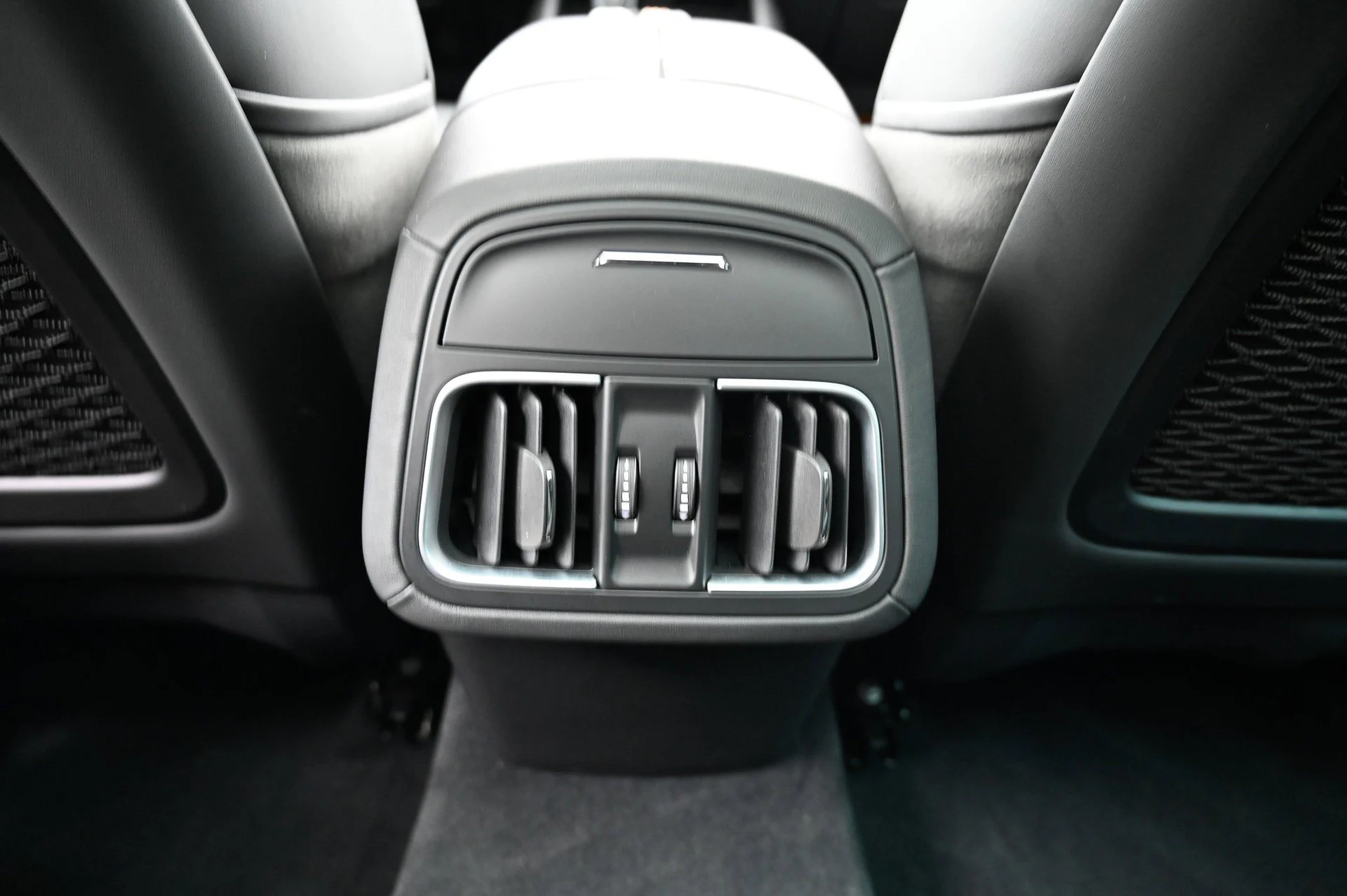 mph040_3271591724_c23cde02c3c441829dead209f0e5a21e_9b5d3af69c