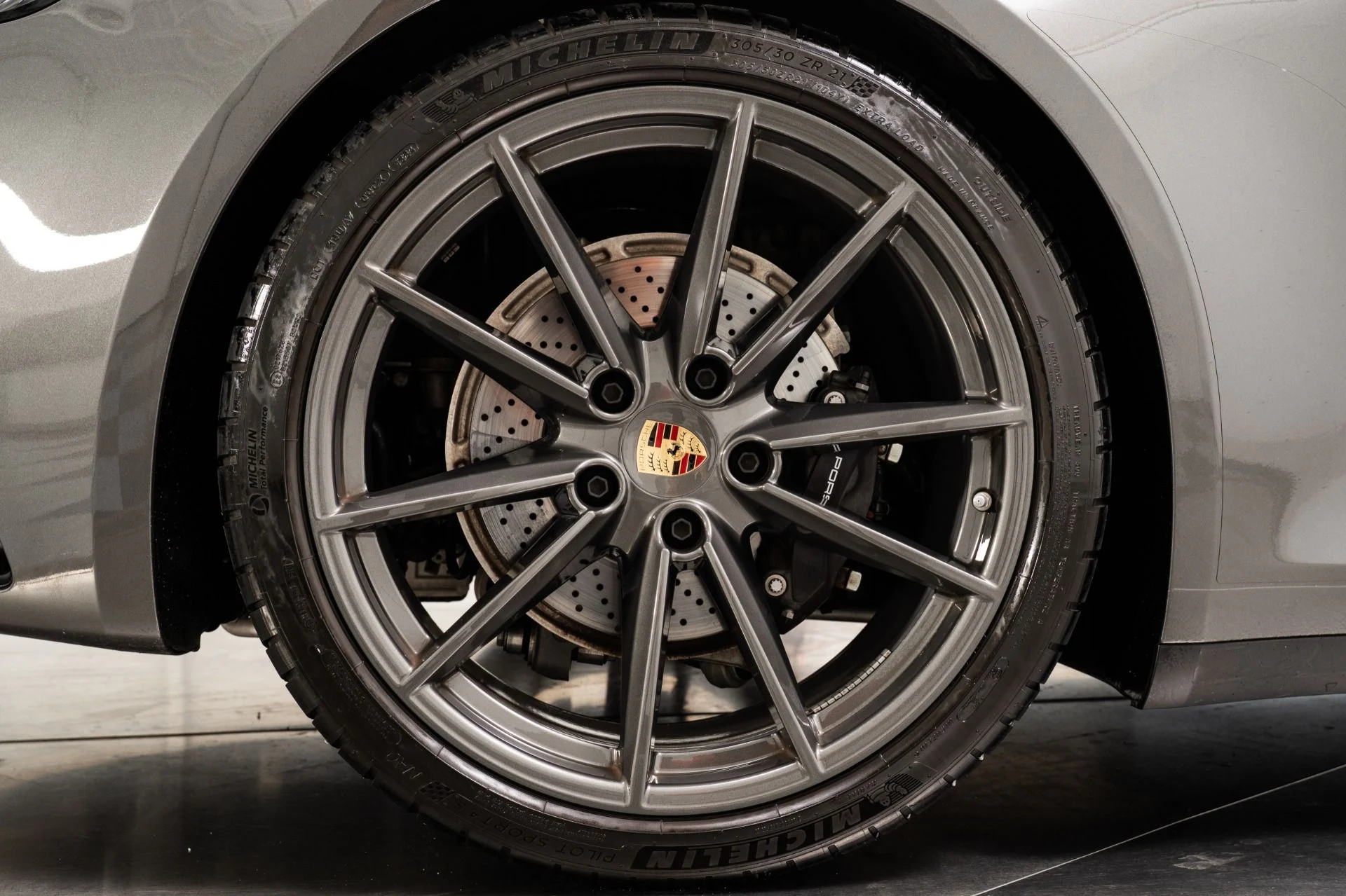 mph040_327644601_Used_2024_Porsche_911_Carrera_Cabriolet_1758206990_ab042b1b9c