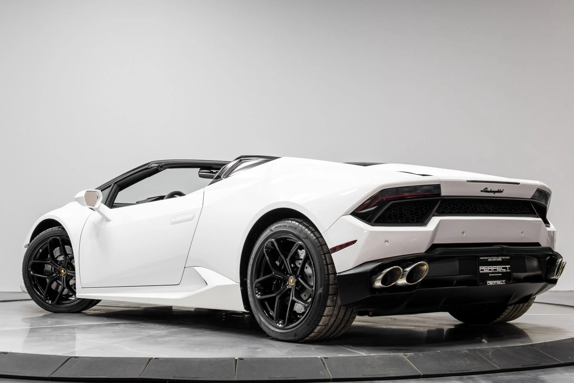 mph040_3287714653_Used_2019_Lamborghini_Huracan_LP_580_2_S_1770412340_e05bd66f1f