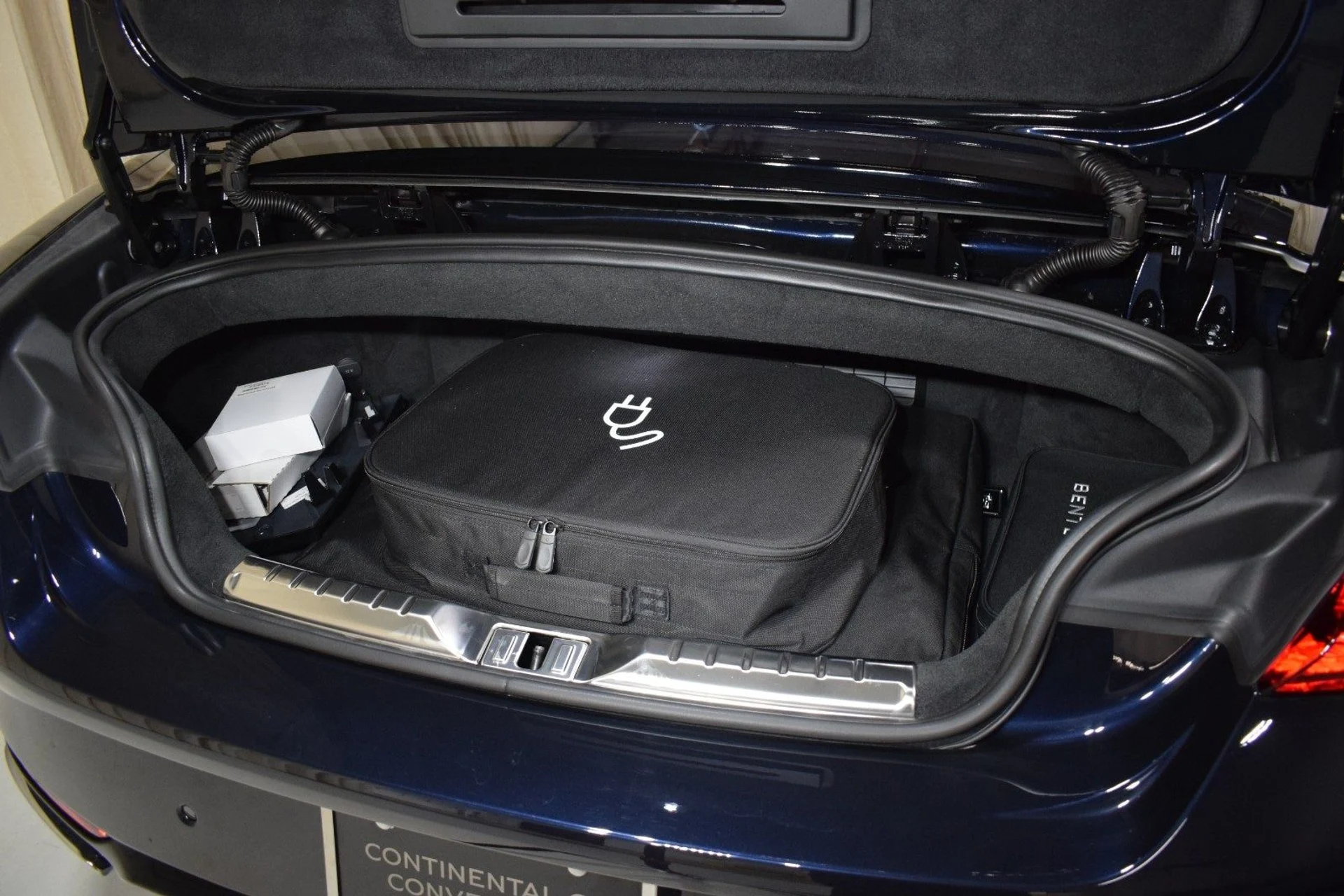 mph040_3294335376_3eadc064f78f33b63c788de495ac88e1x_28b2094cba