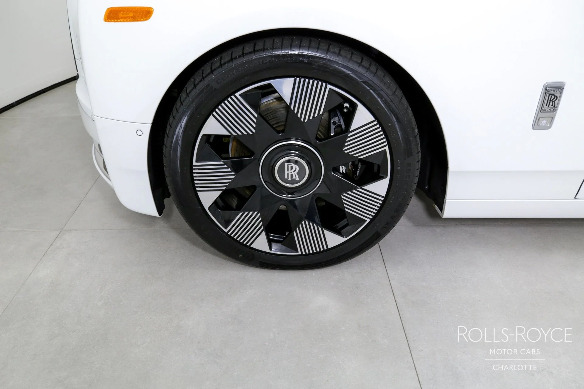 mph040_32992620_Used_2023_Rolls_Royce_Phantom_1726254604_ebe8236cf0