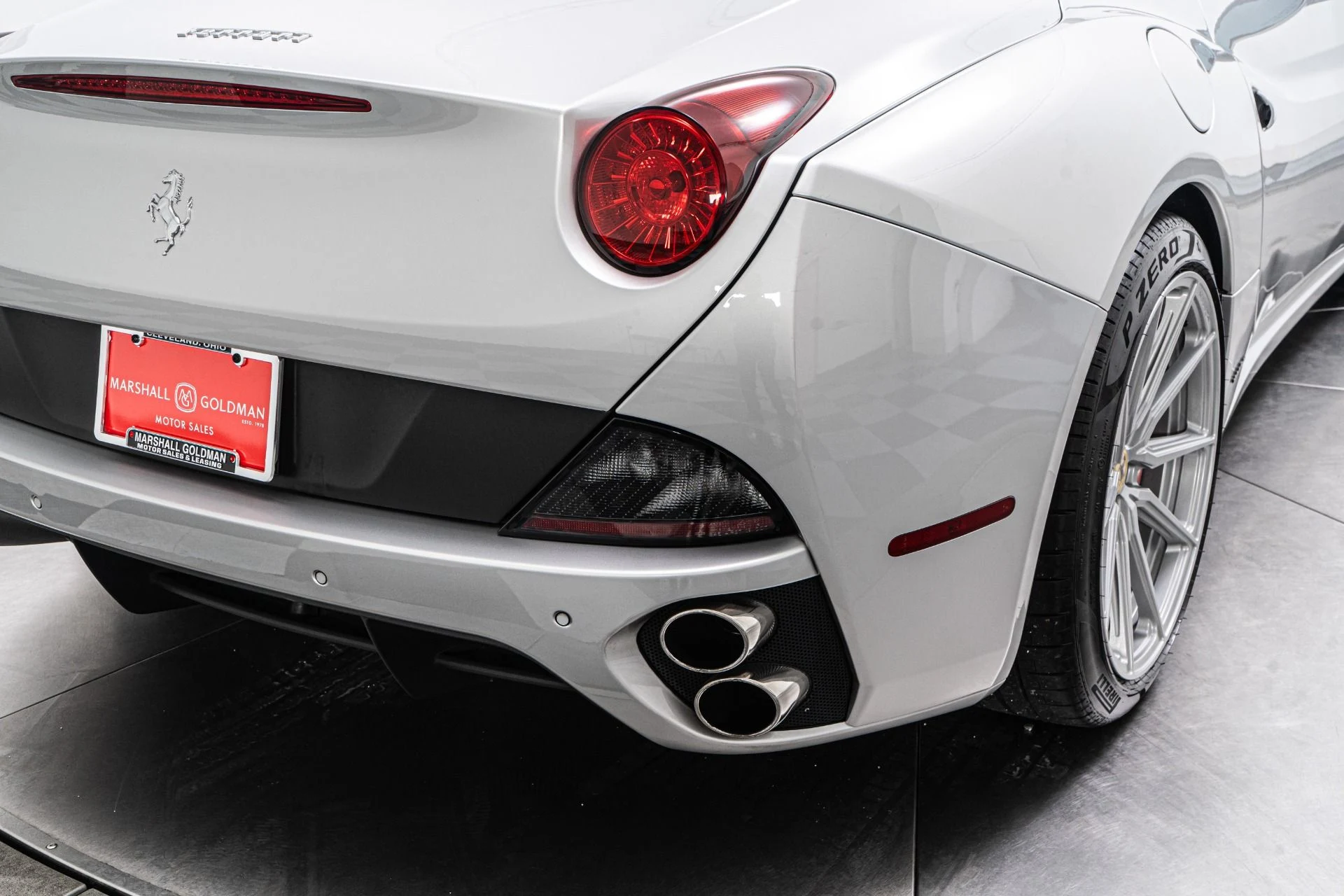 mph040_3303913734_Used_2013_Ferrari_California_1756329432_e0ca6c806a
