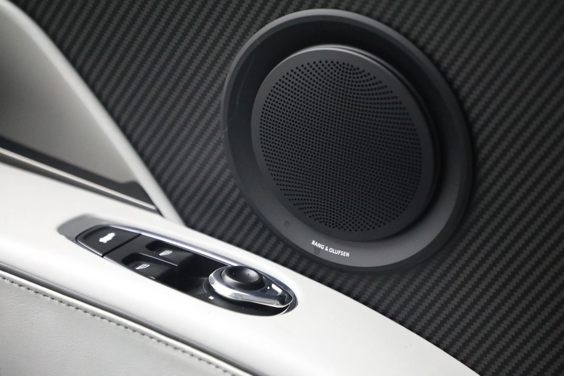 mph040_3305079487_Used_2023_Aston_Martin_DBS_770_Ultimate_5367230960