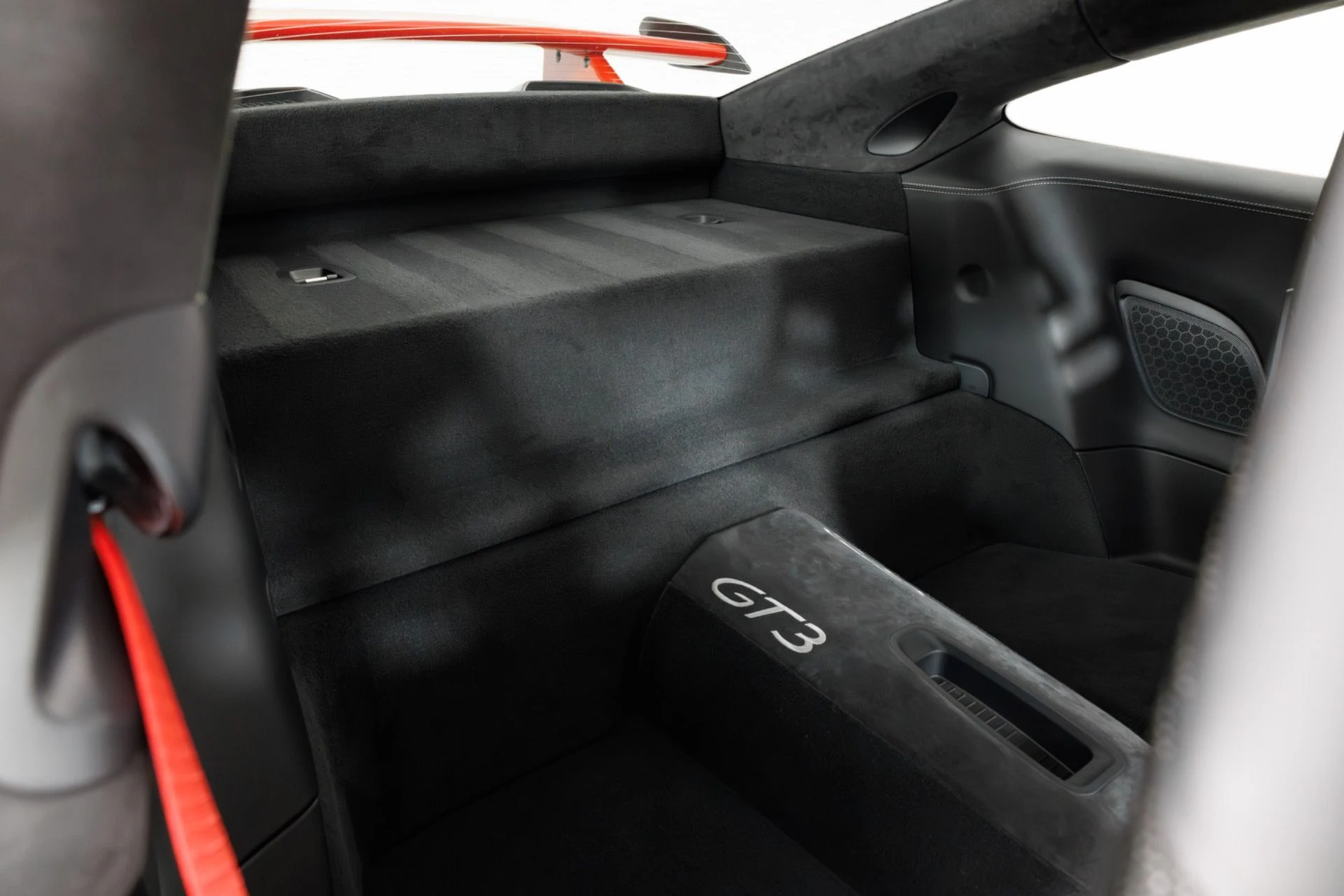 mph040_3307412854_Used_2018_Porsche_911_GT_3_1782237125_bf9a23279a