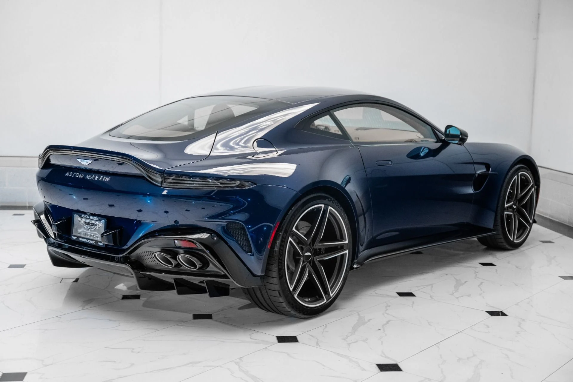 mph040_3314565185_New_2026_ASTON_MARTIN_VANTAGE_1759243637_269cf2a1b6