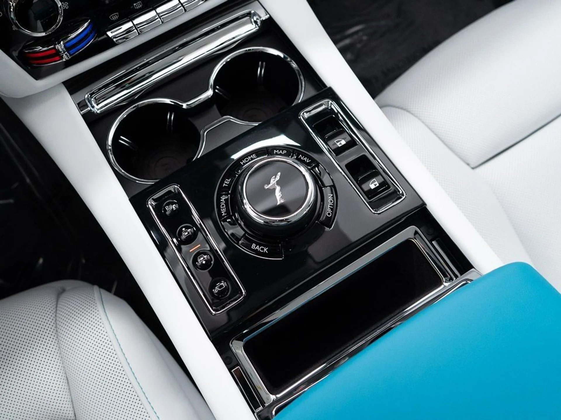 mph040_3327291448_8430320a7a25998e714d5a6f45379318_1262dc8e8b