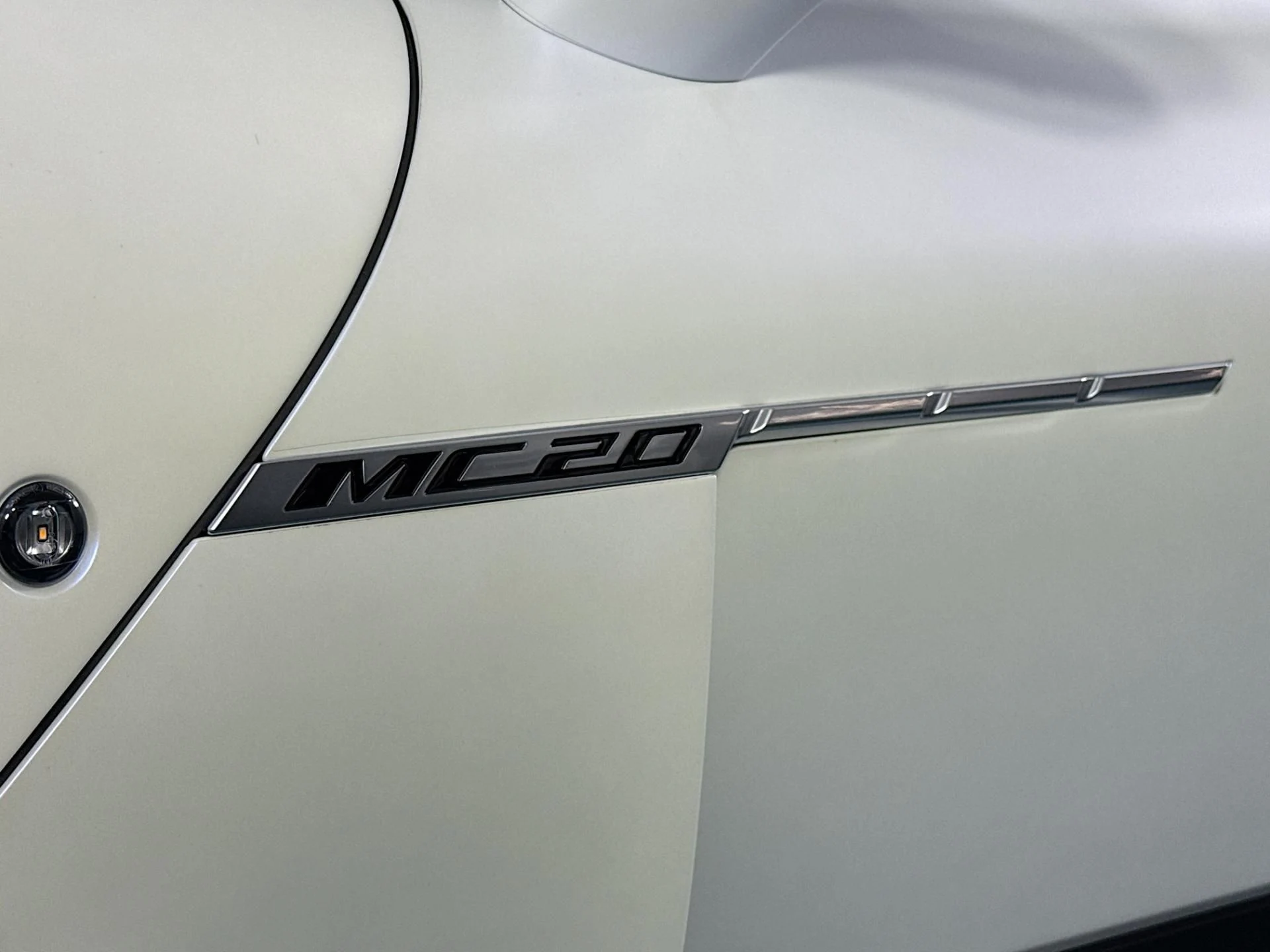 mph040_3343762648_Used_2023_Maserati_MC_20_1784665839_d5e82488b8
