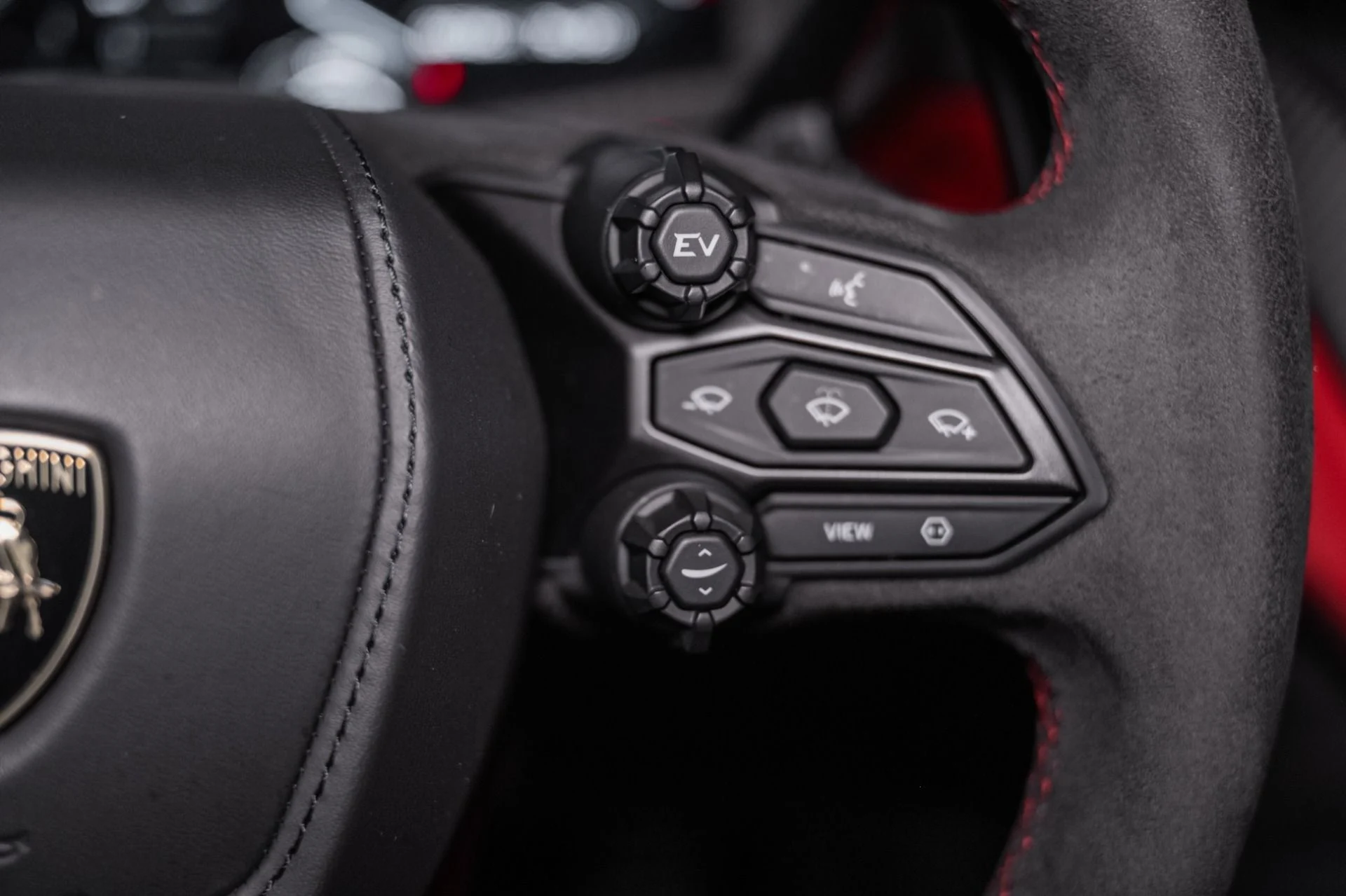 mph040_3344981822_Used_2024_Lamborghini_Revuelto_1754711013_8a0e2d7566