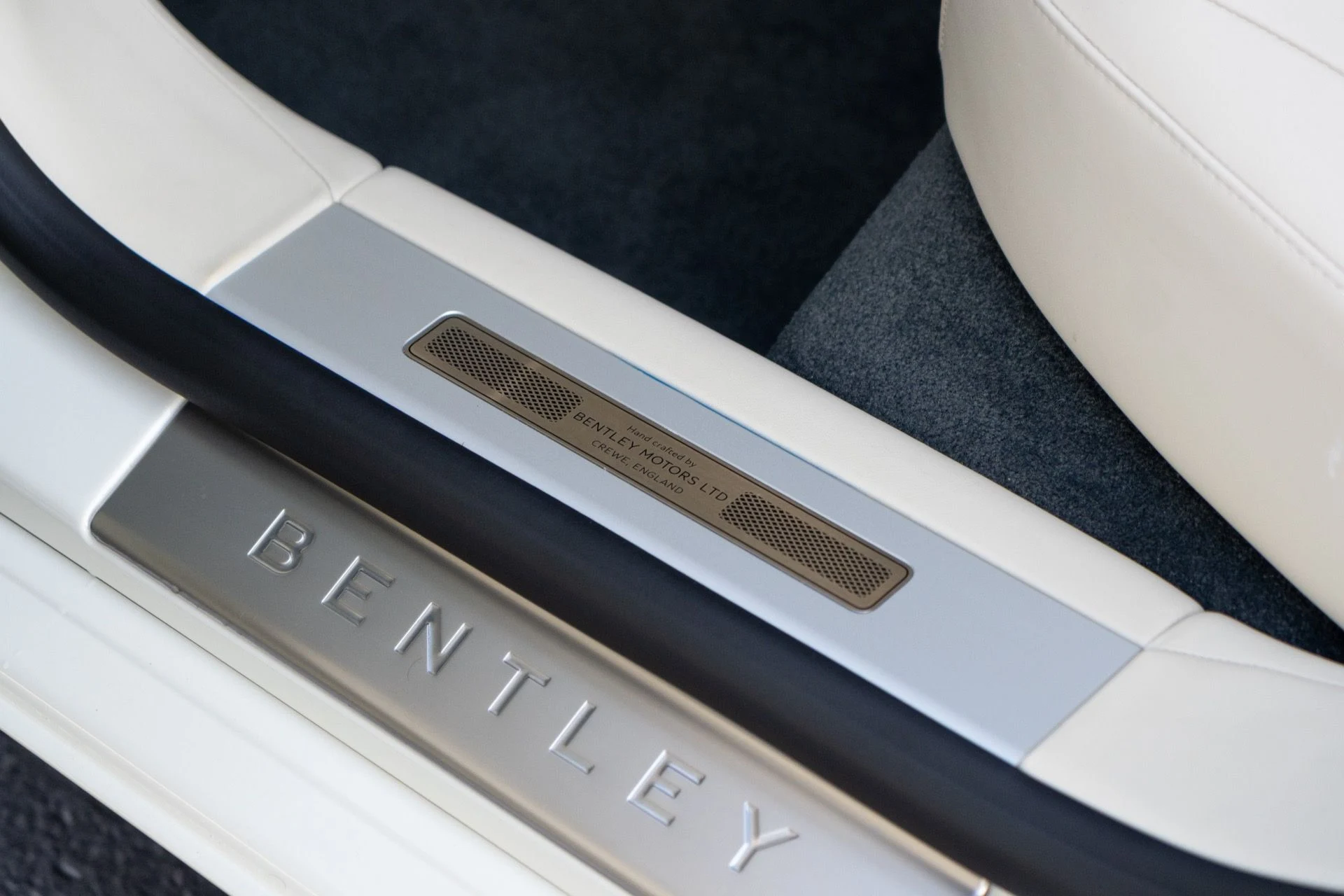 mph040_3370547839_Used_2021_Bentley_Flying_Spur_W12_1764864889_25664ca0bb