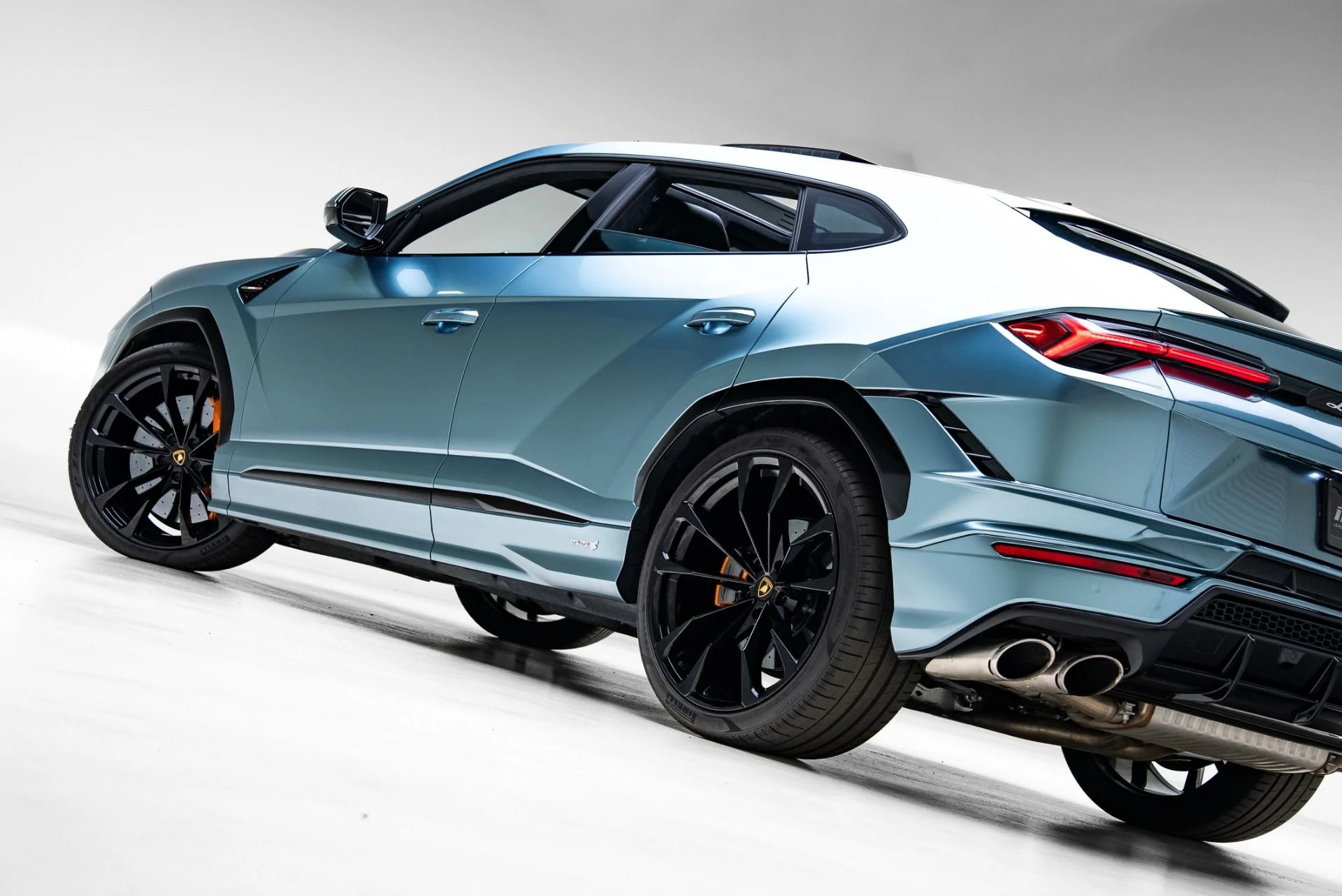 mph040_3389165935_Used_2023_Lamborghini_Urus_S_1775088143_f524ab027b