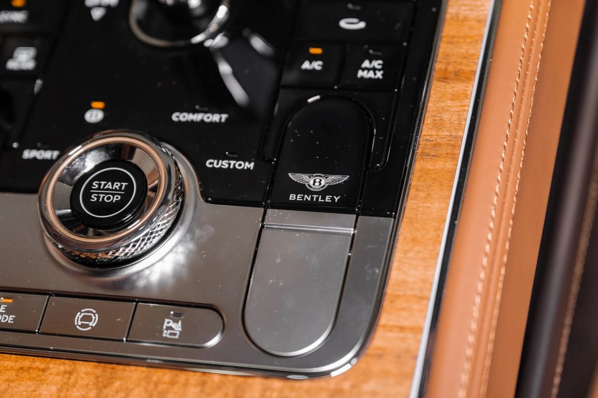mph040_3411133455_Used_2026_Bentley_CONTINENTAL_GT_AZURE_V8_1761679827_69d4e70922