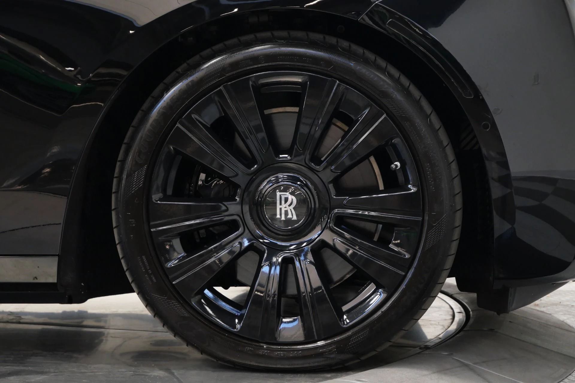 mph040_3413239937_Used_2022_Rolls_Royce_Ghost_1773938186_b833ef854d