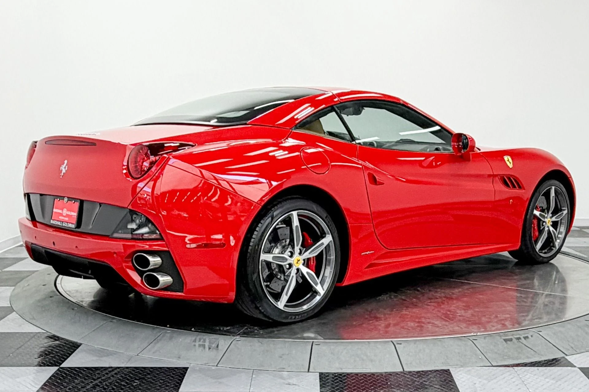 mph040_3413526520_Used_2014_Ferrari_California_Daytona_Seats_490_Horsepower_Carbon_Fiber_Steering_Wheel_w_LE_Ds_1783362230_129eda53f6