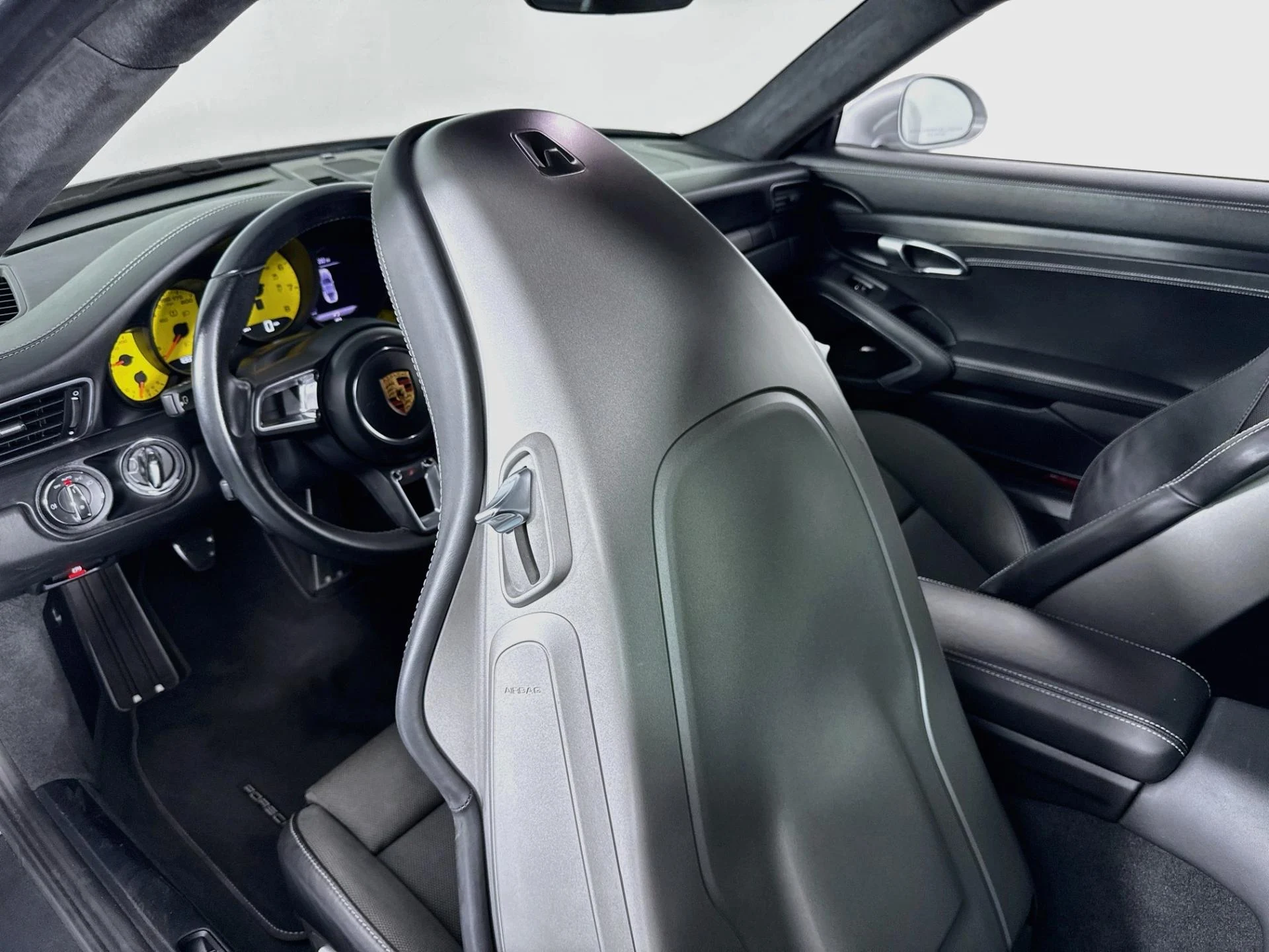 mph040_3413643887_Used_2018_Porsche_911_Carrera_4_GTS_1791931112_8d4972664f