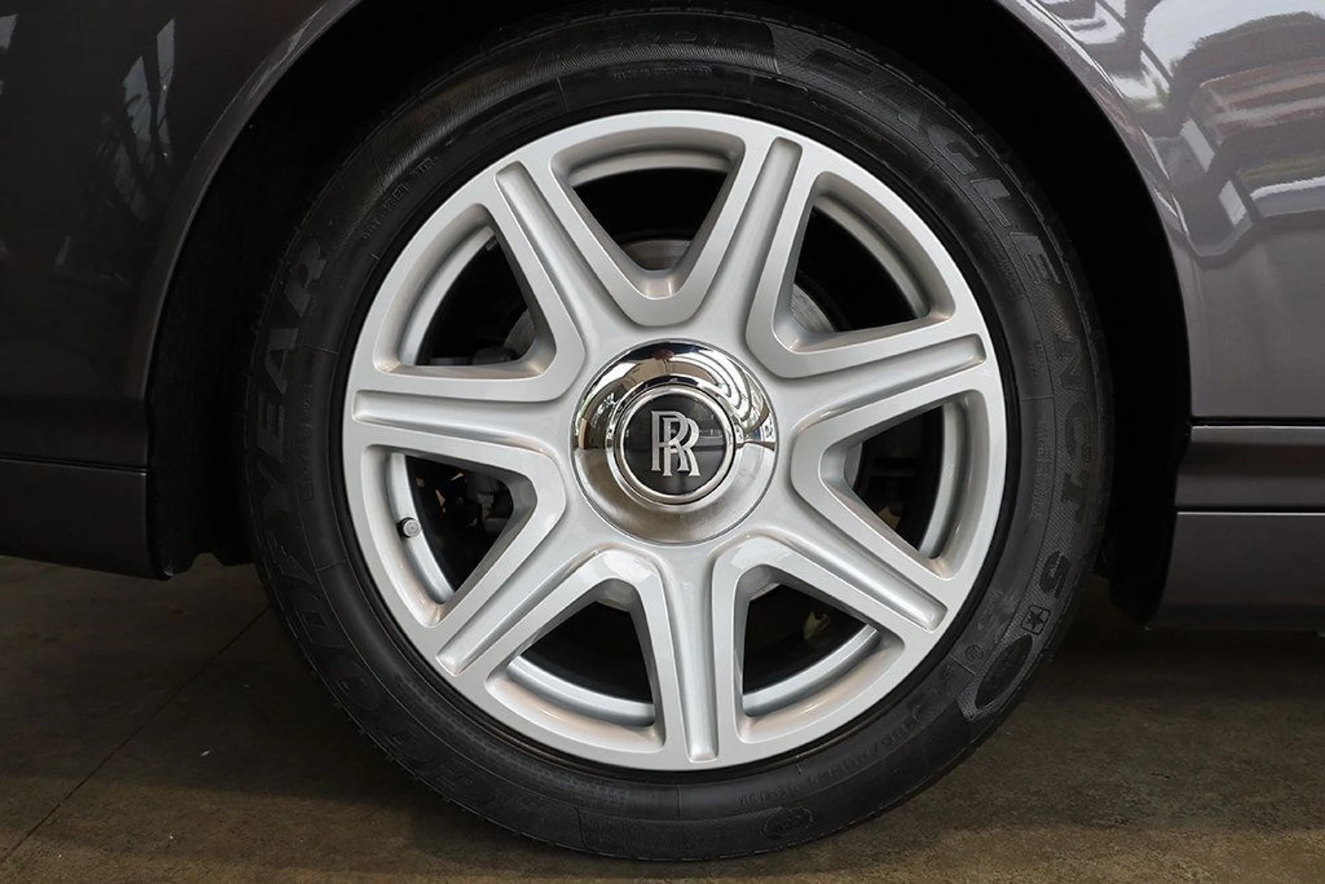 mph040_3417003947_used_2010_rolls_royce_phantom_coupe_2drcoupe_9689_23022670_41_1024_03bdf0ef24