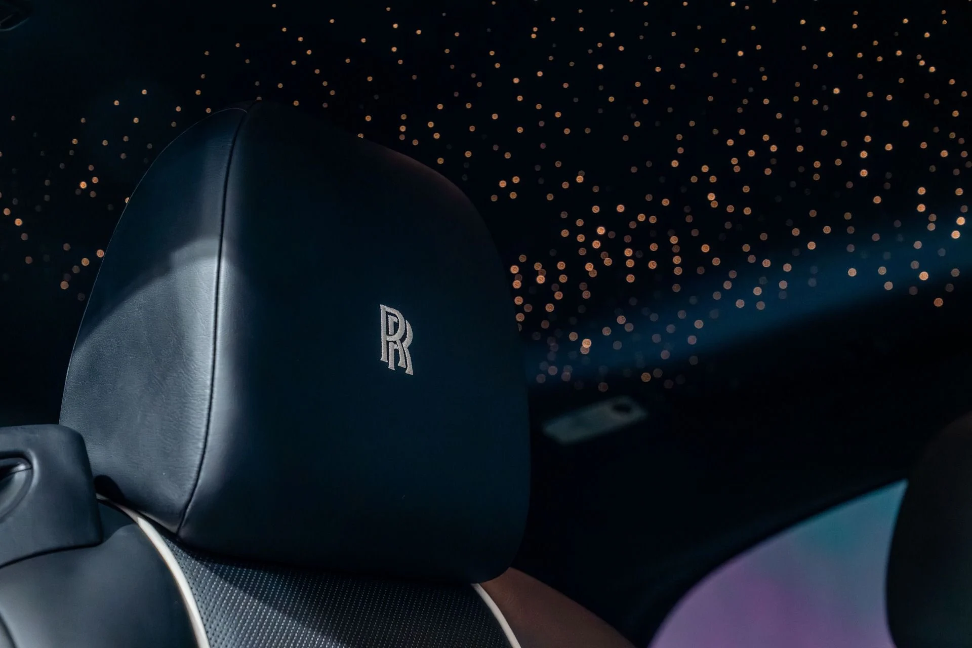 mph040_3424478682_Used_2014_Rolls_Royce_Wraith_360000_MSRP_Starlight_Headliner_24_Wheels_1765745607_cc79aad566