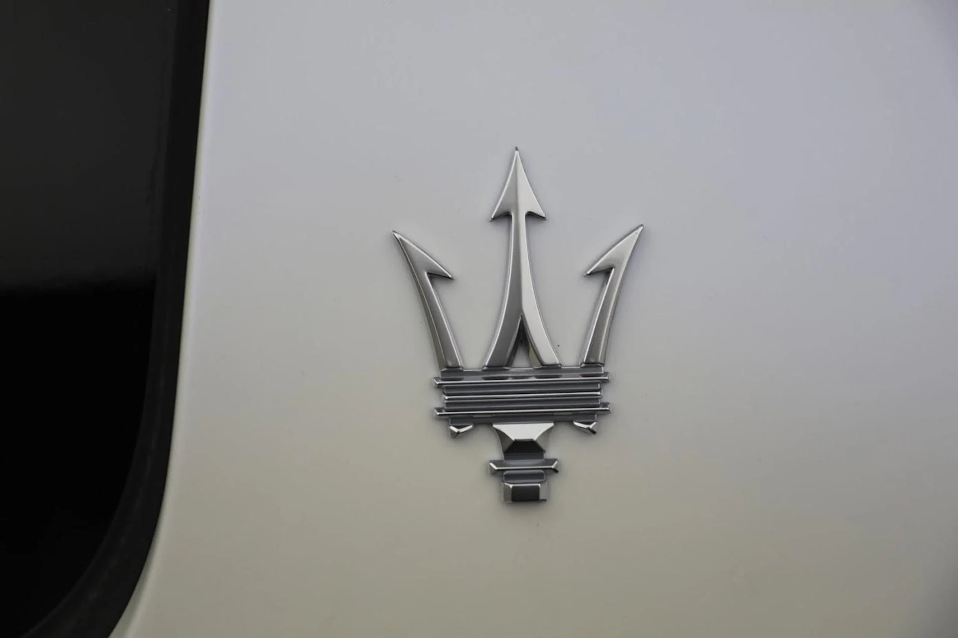 mph040_3433010137_Used_2022_Maserati_MC_20_0ffd8b13bd