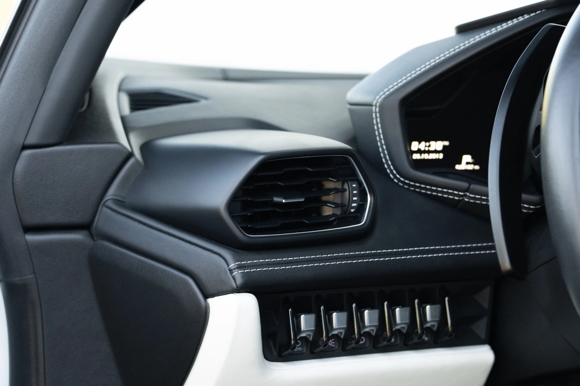 mph040_3433301167_Used_2016_Lamborghini_Huracan_LP_610_4_1771995727_ae36c60a58