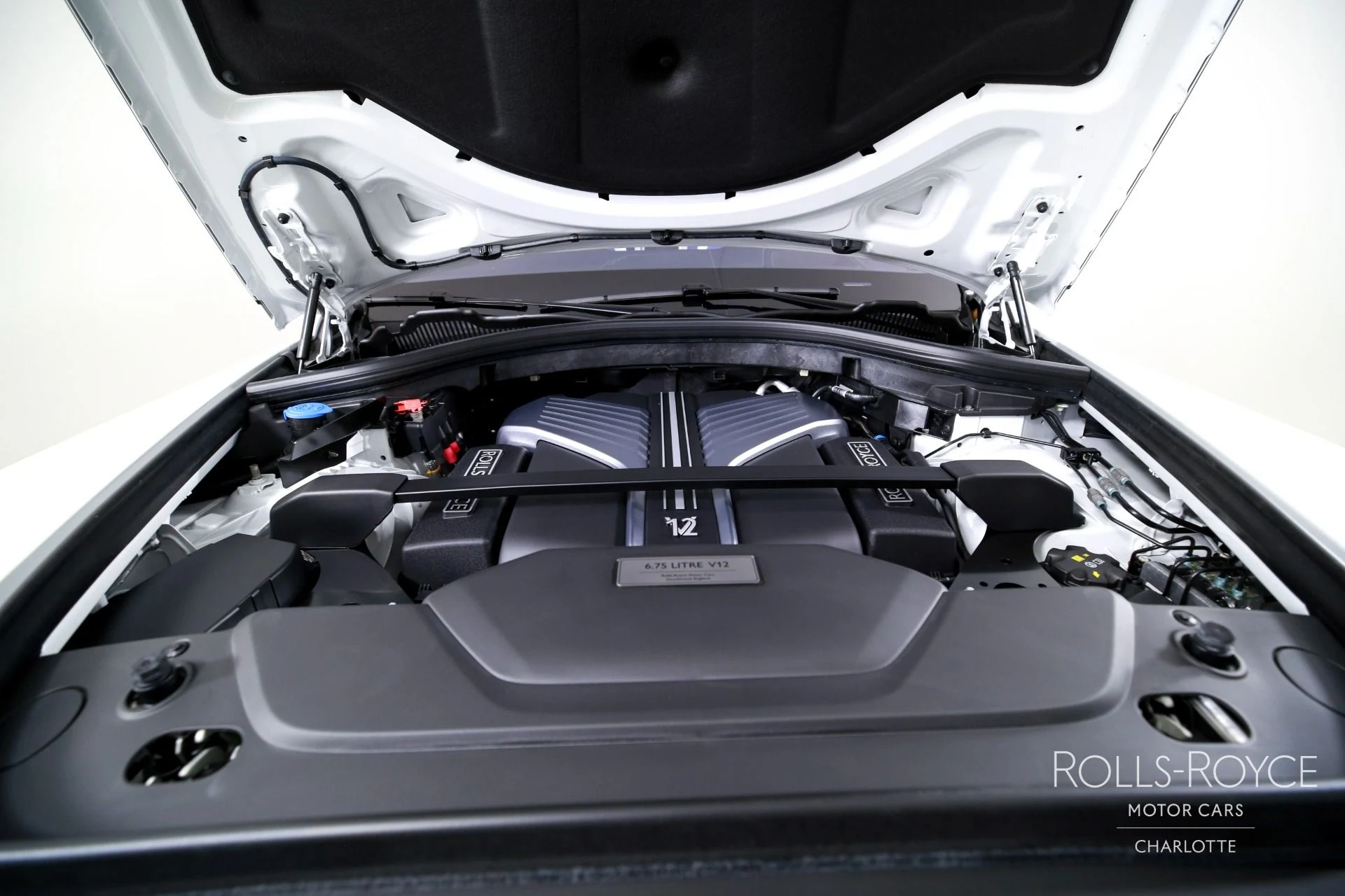 mph040_3438747231_Used_2023_Rolls_Royce_Black_Badge_Cullinan_1769450134_cdbc46b117