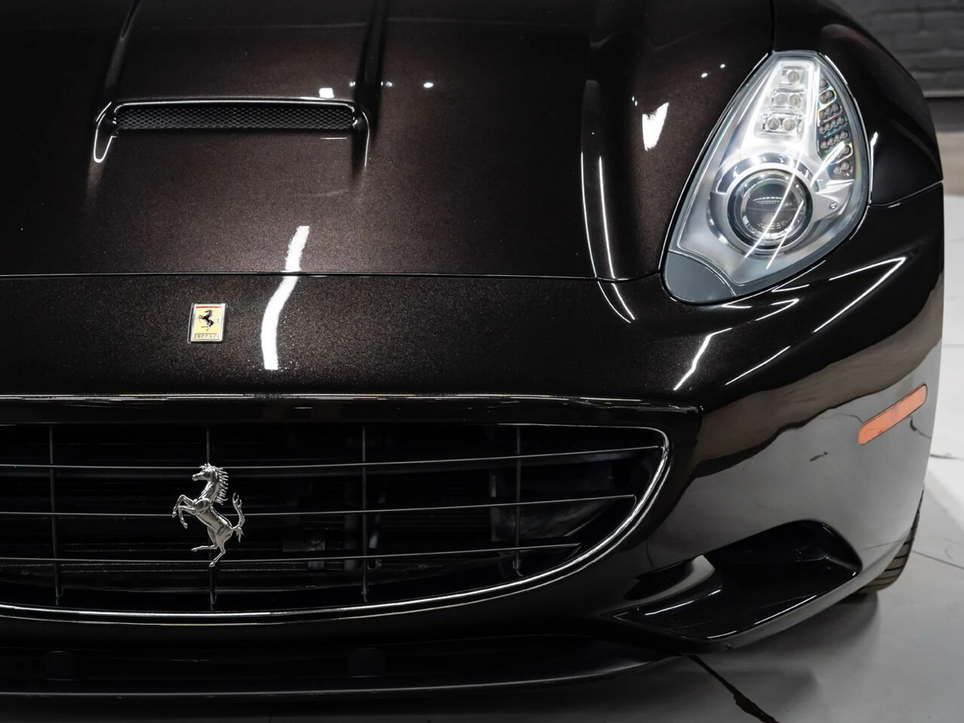 mph040_3441934660_ferrari_california_2011_5520c1101b