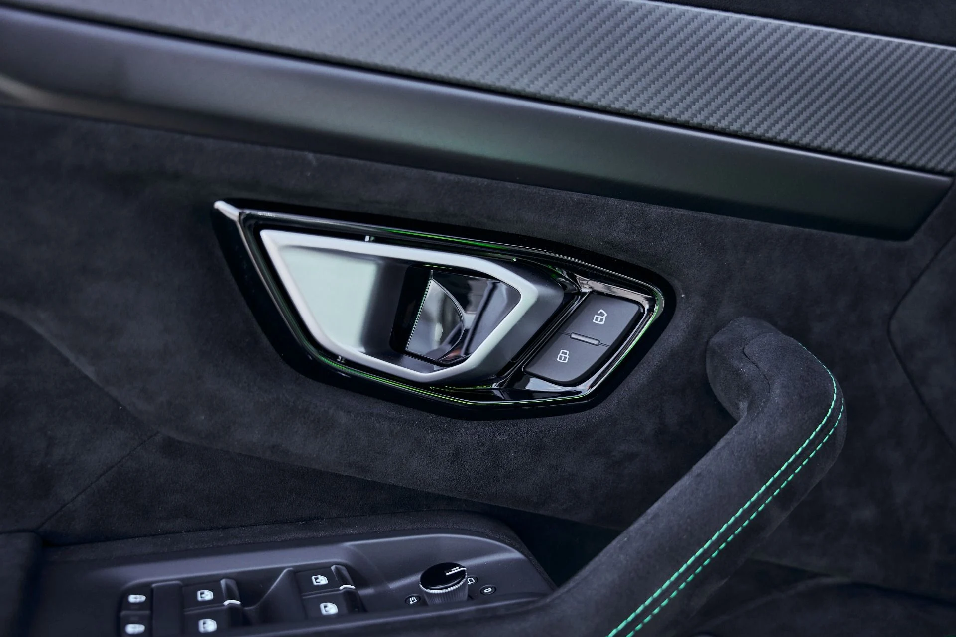 mph040_3454757871_Used_2024_Lamborghini_Urus_Performante_1772849093_b3664d4fe1