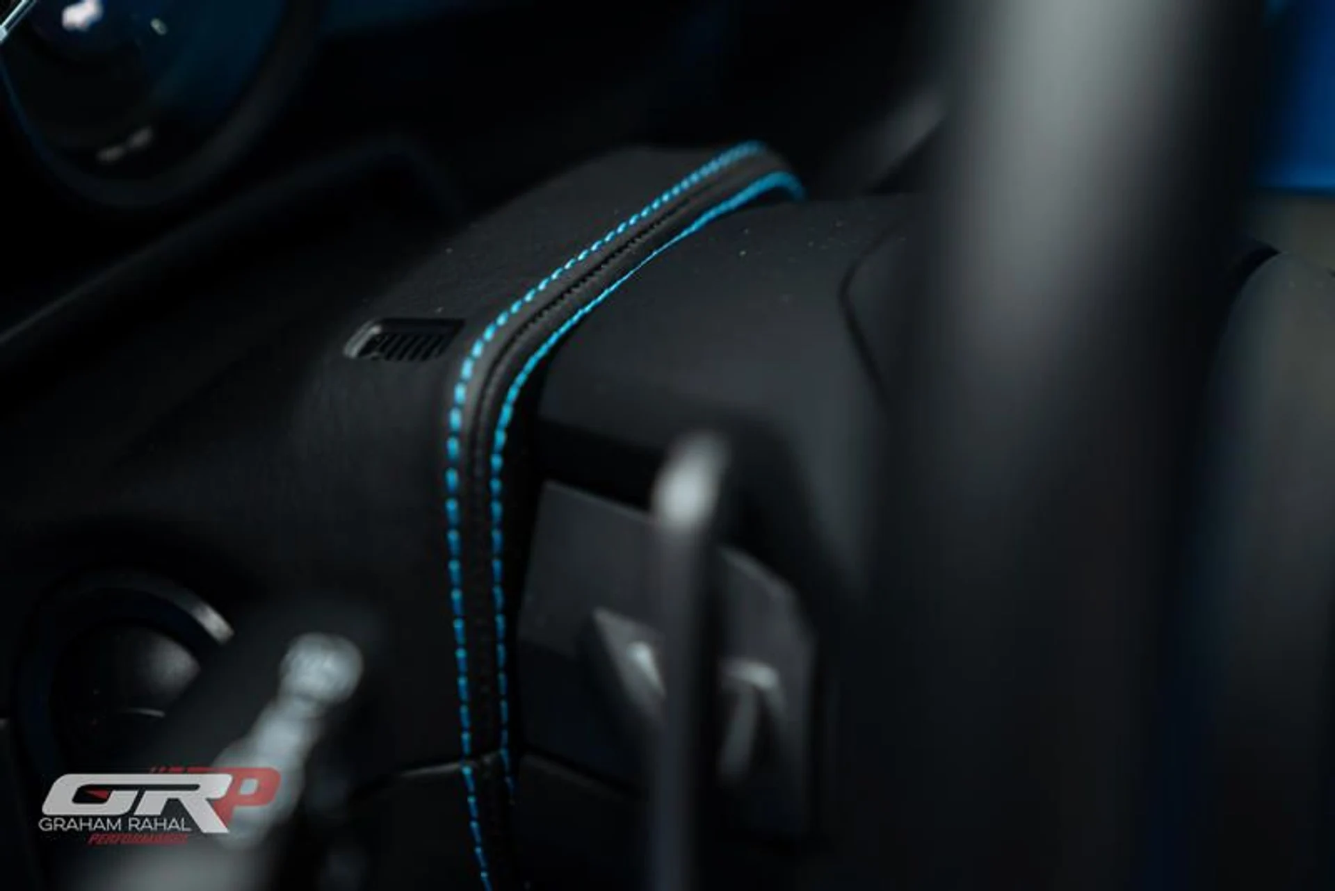 mph040_3459500172_3_C076135_126_C_4_DD_1_8105_4_FF_1_B3_D43_B0_D_cff7fdab19