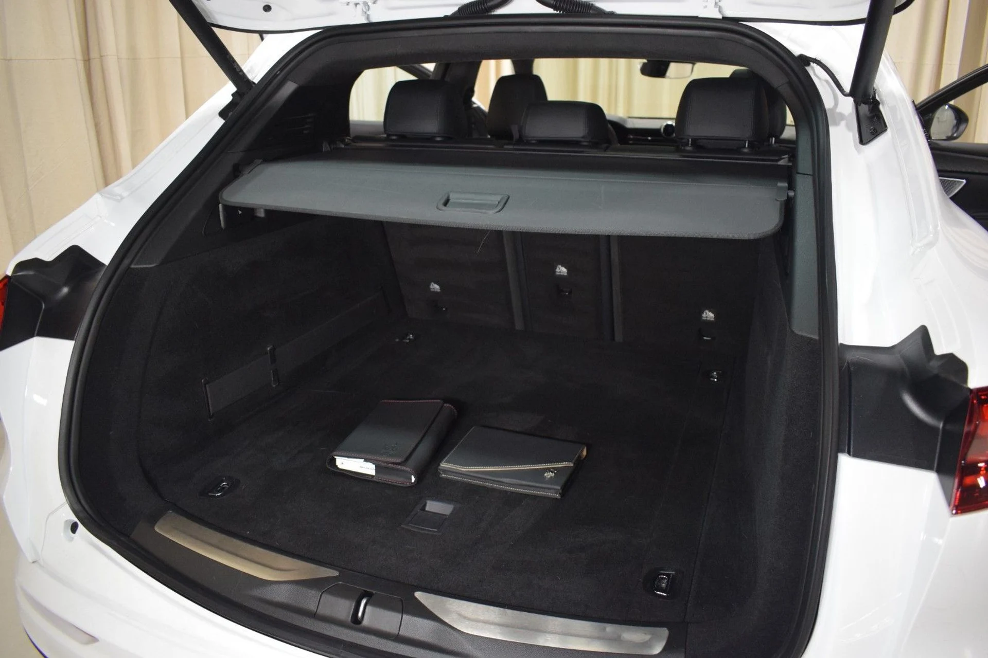 mph040_3461352956_3b5956e03eb63c0589184948908b5a62x_40d57d9336