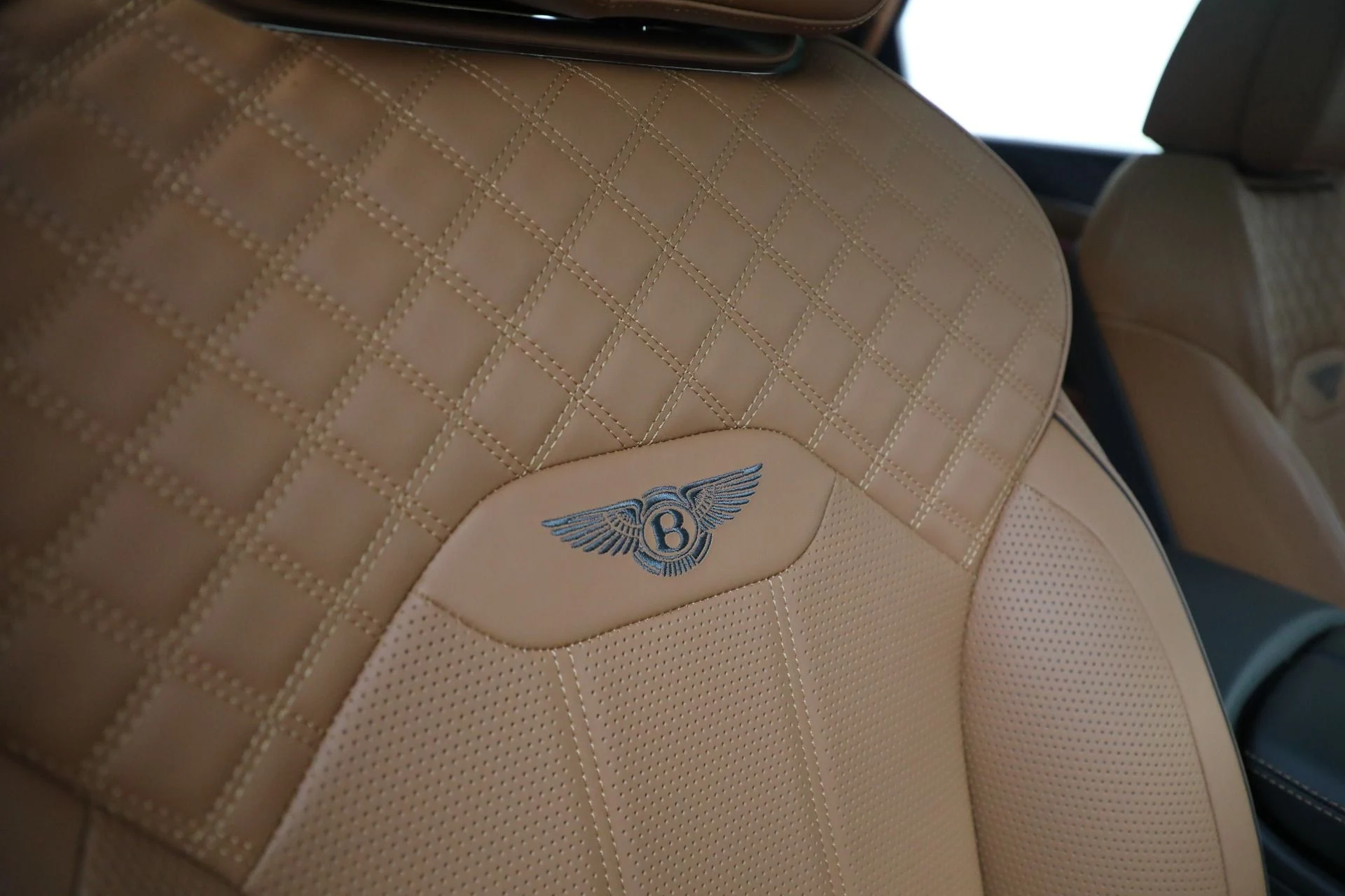 mph040_3472717739_Used_2023_Bentley_Bentayga_S_V8_43f70edb23