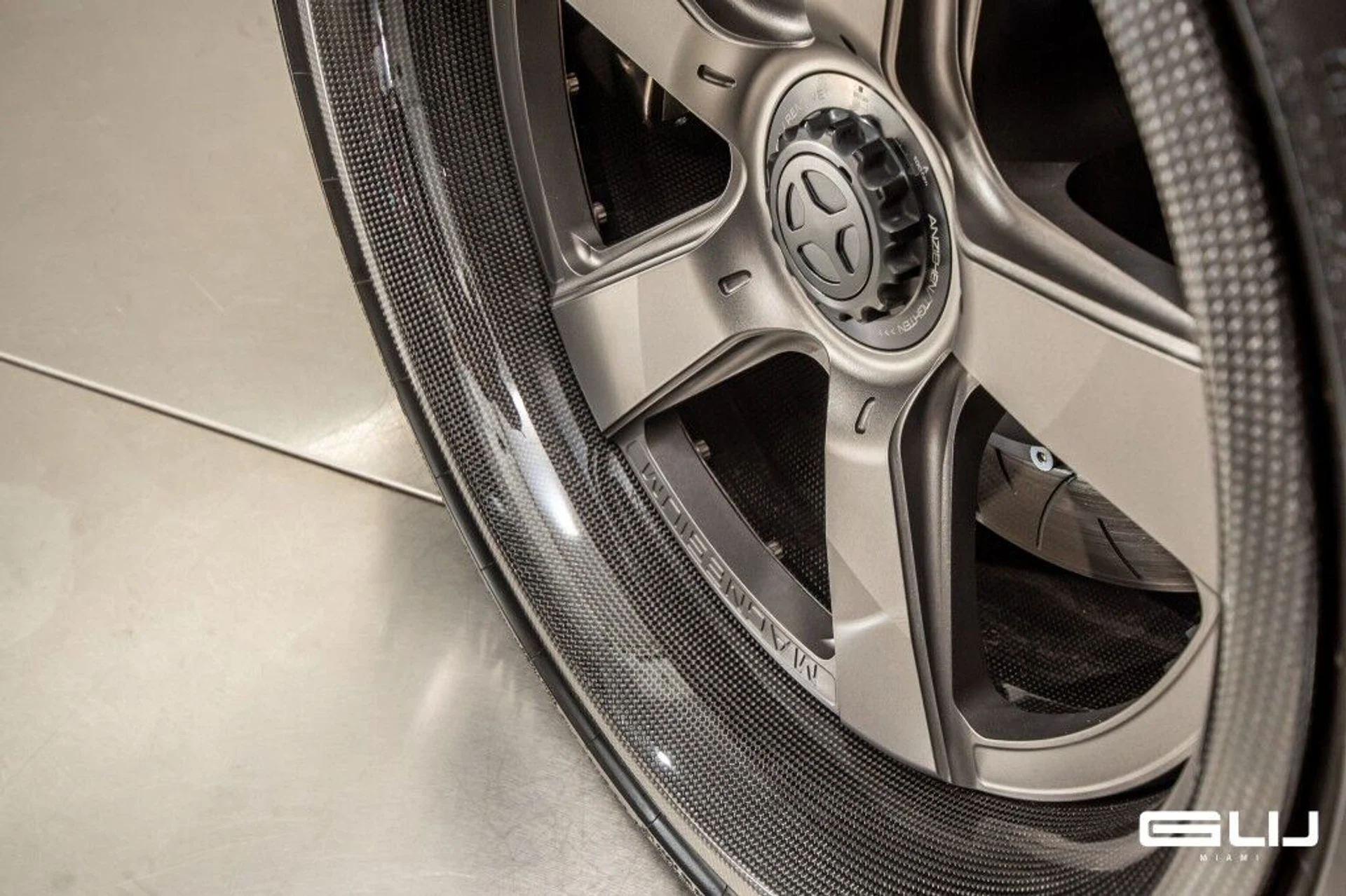 mph040_347729898_ccb03b9dcfd513d9785b9a2caeed8fcd_a71214085b