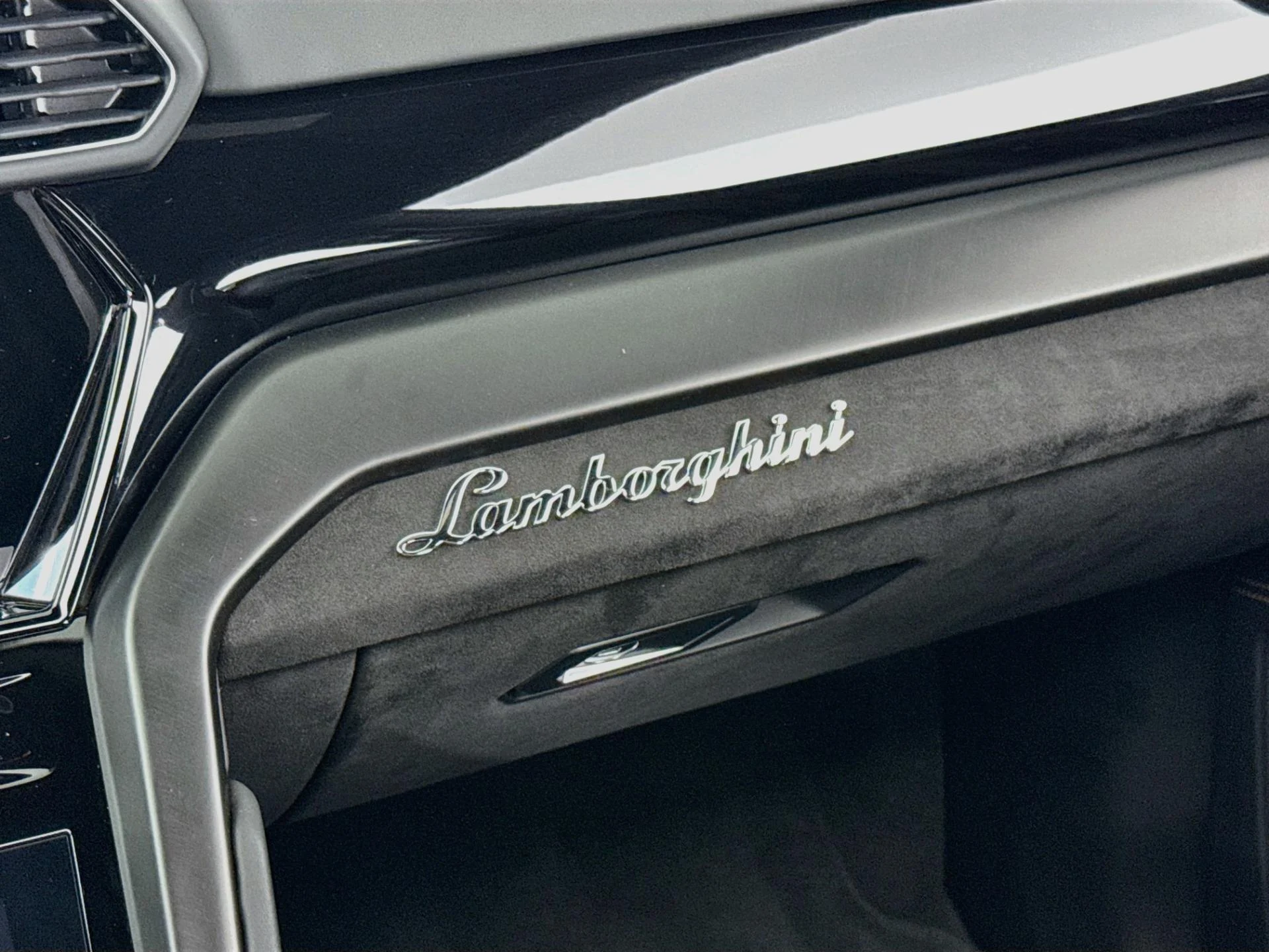 mph040_3486673830_Used_2022_Lamborghini_Urus_1790289781_804d235d05