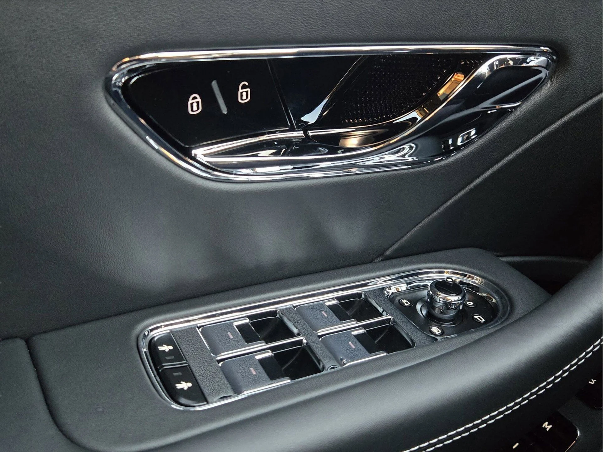 mph040_3496631212_77b136592f185ebfa88ced54cee231f5x_6c27b615ab