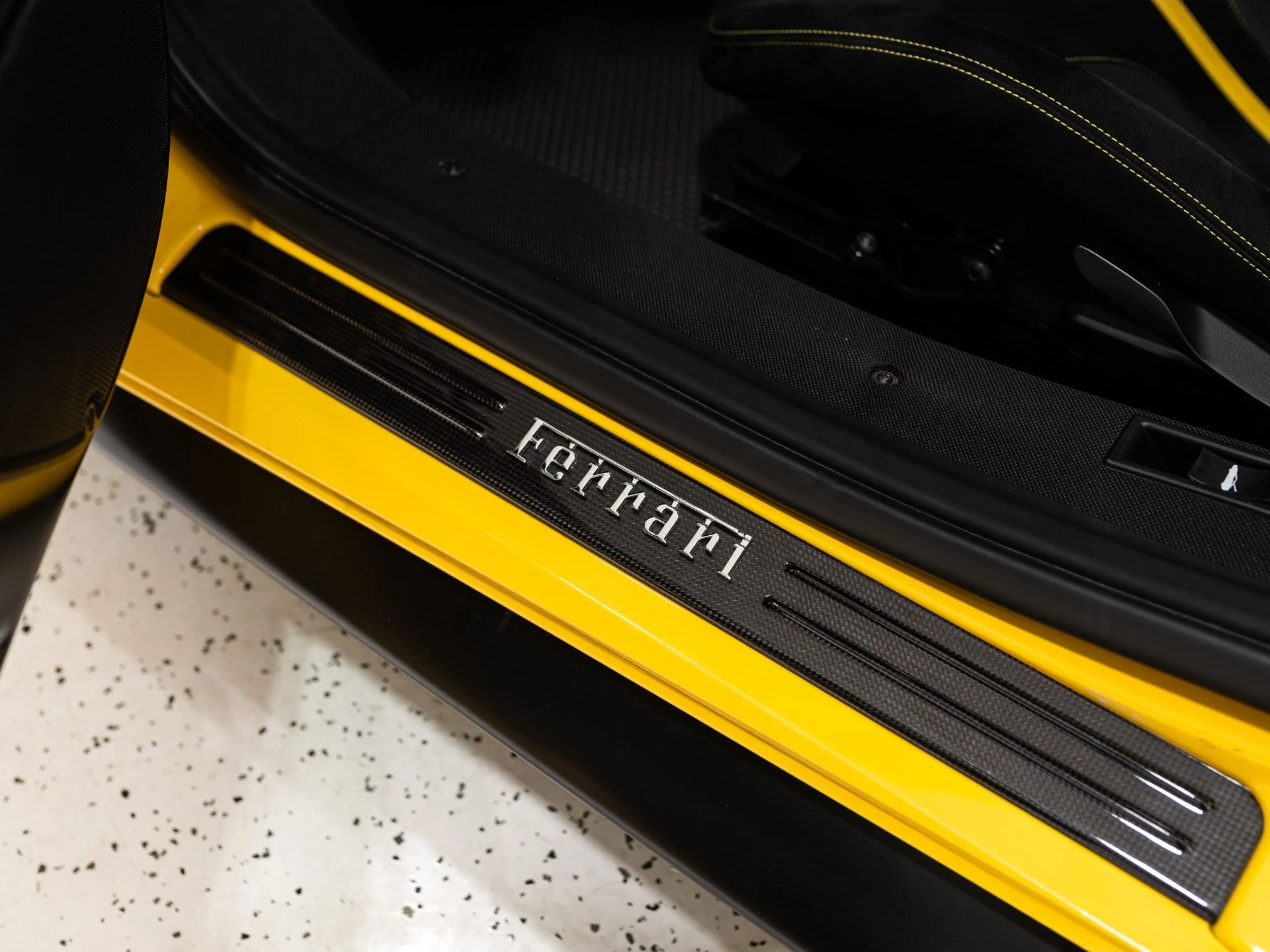 mph040_34985268_13284_p41_l_45174bd453