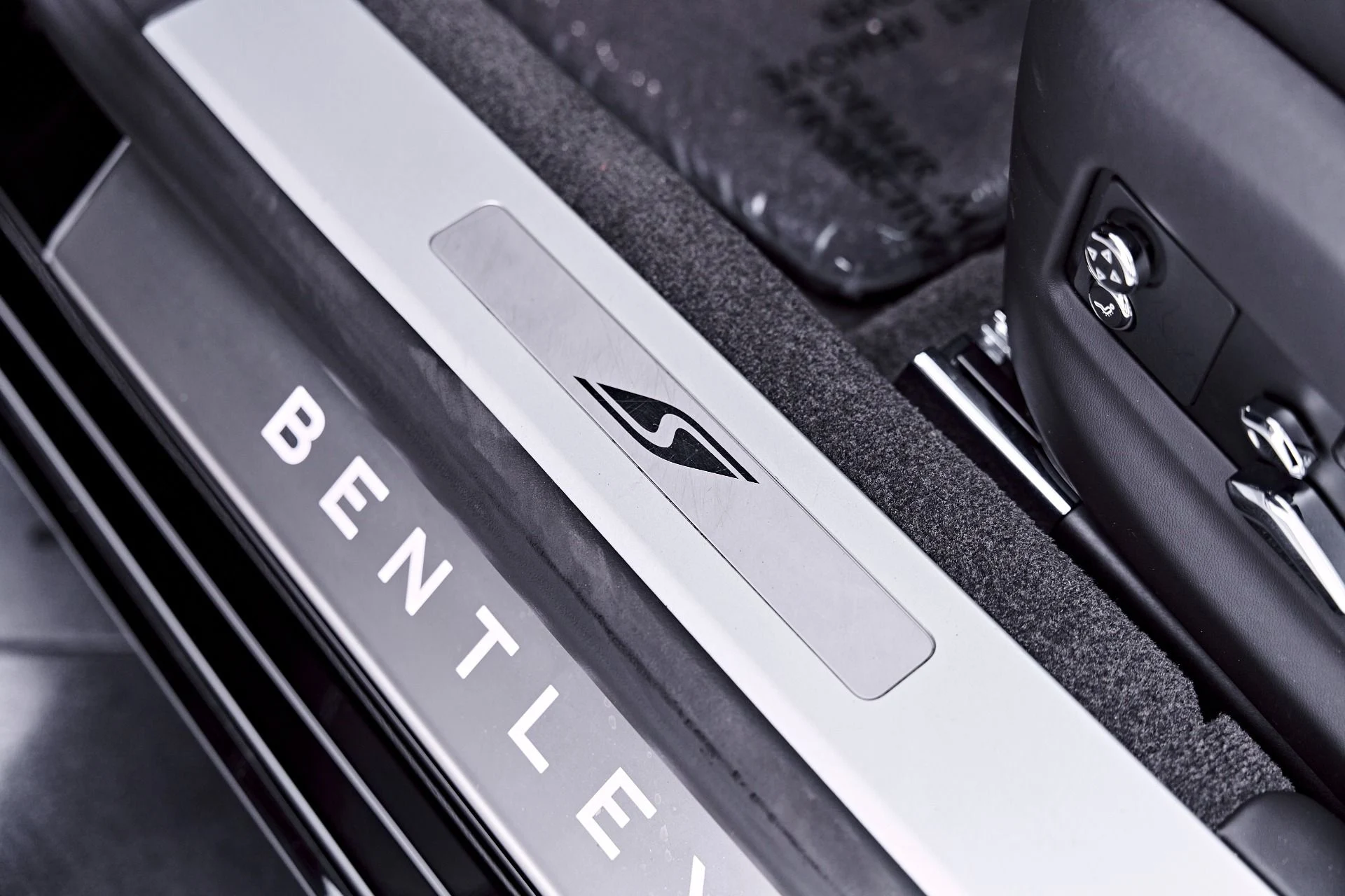 mph040_3508209577_Used_2023_Bentley_Flying_Spur_S_1784247284_06b464d800