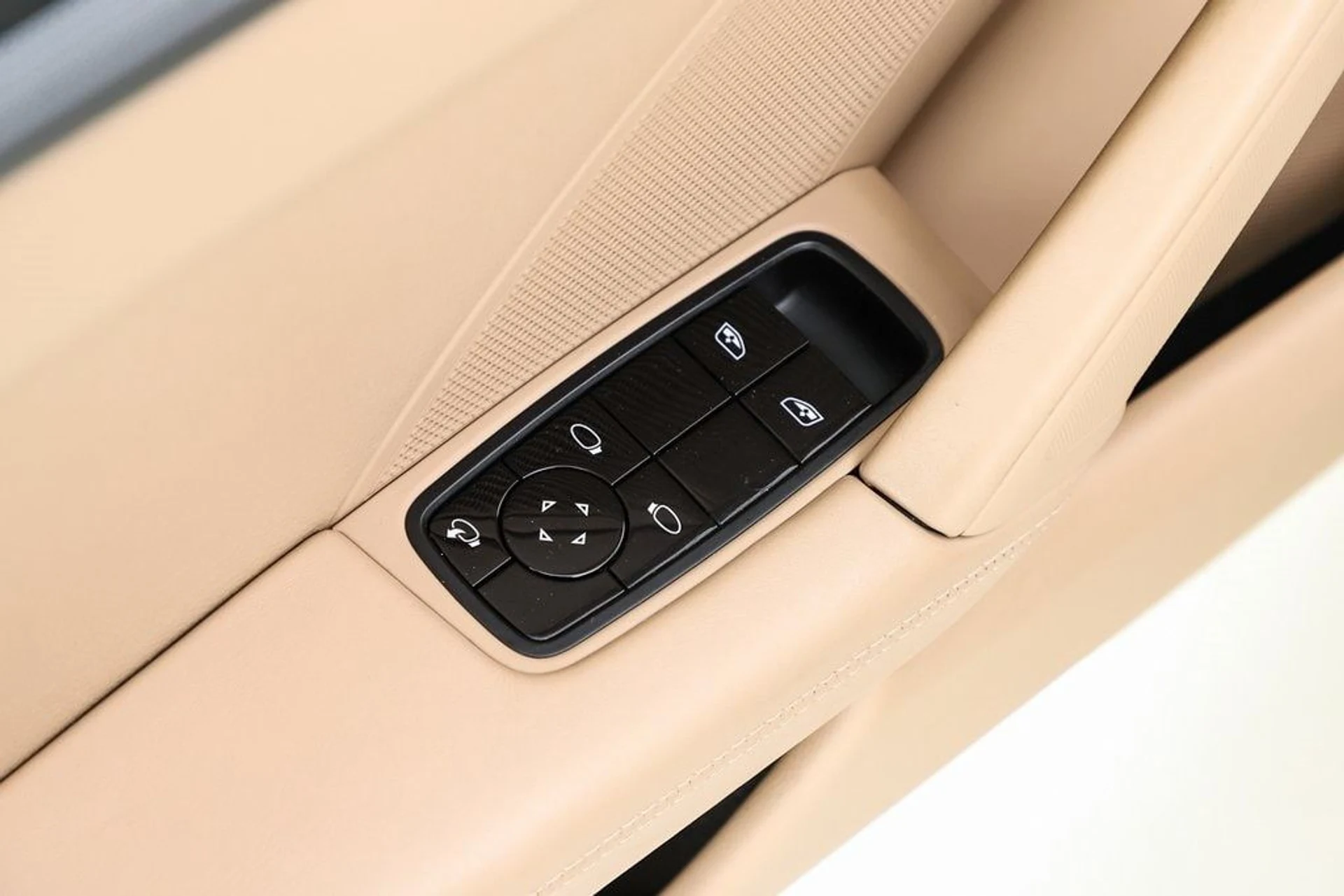 mph040_3515697159_59f8b3843e695e842c5863edc0438b65x_ff932e01ee