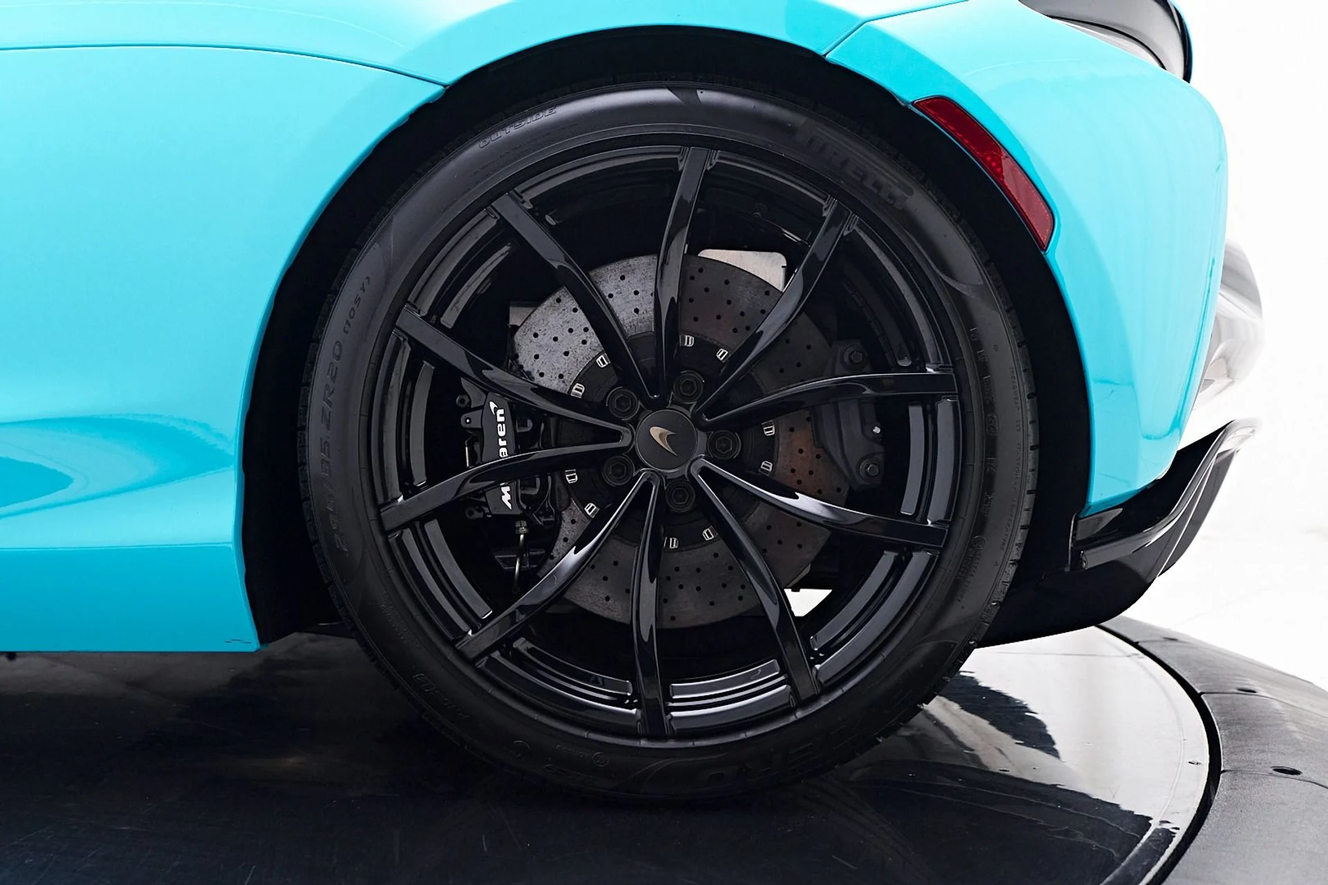 mph040_3516698368_Used_2025_Mc_Laren_Artura_Tech_Lux_1745952984_ef03ead1d4