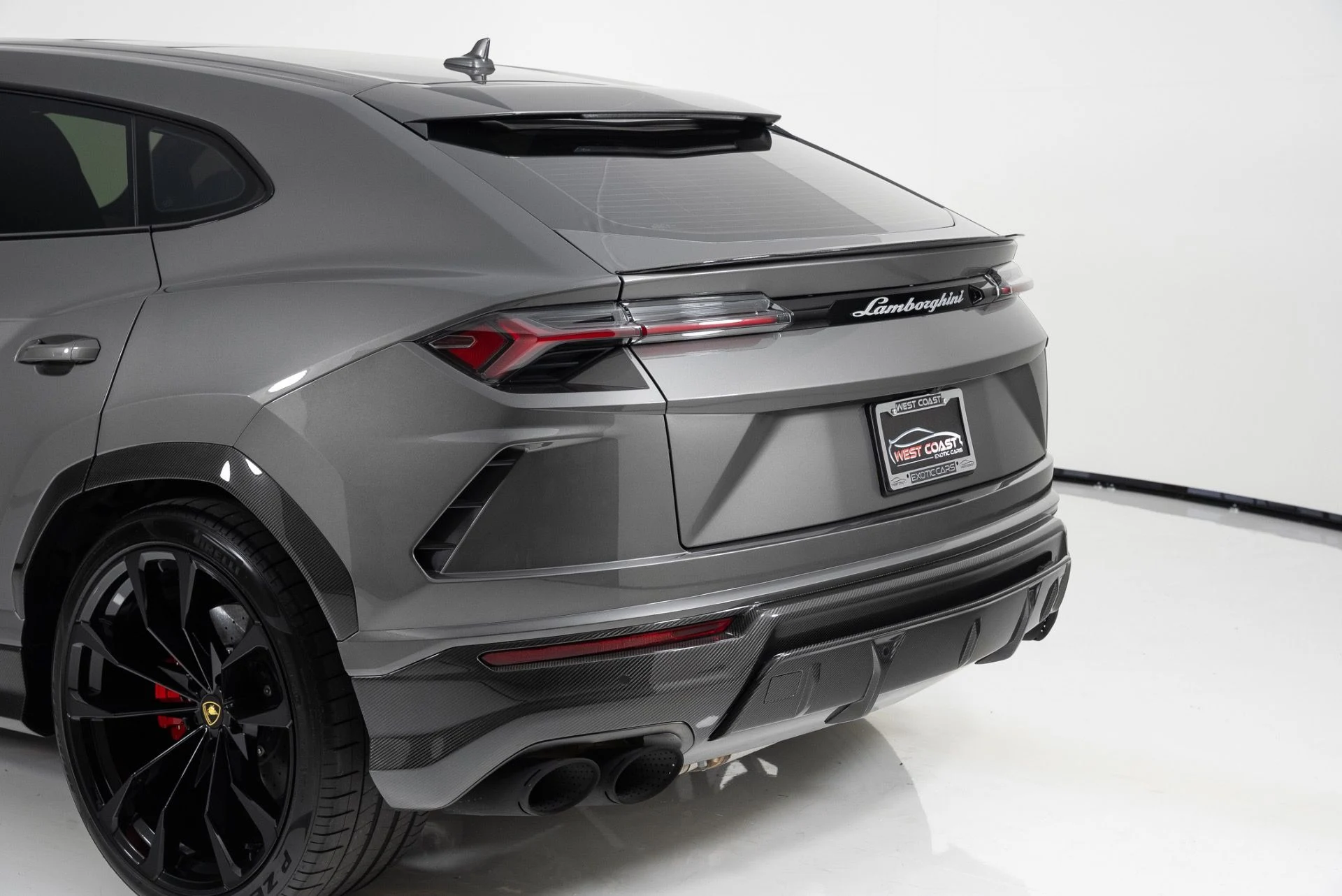 mph040_3527097428_Used_2021_Lamborghini_Urus_1780937712_01ab67bb88