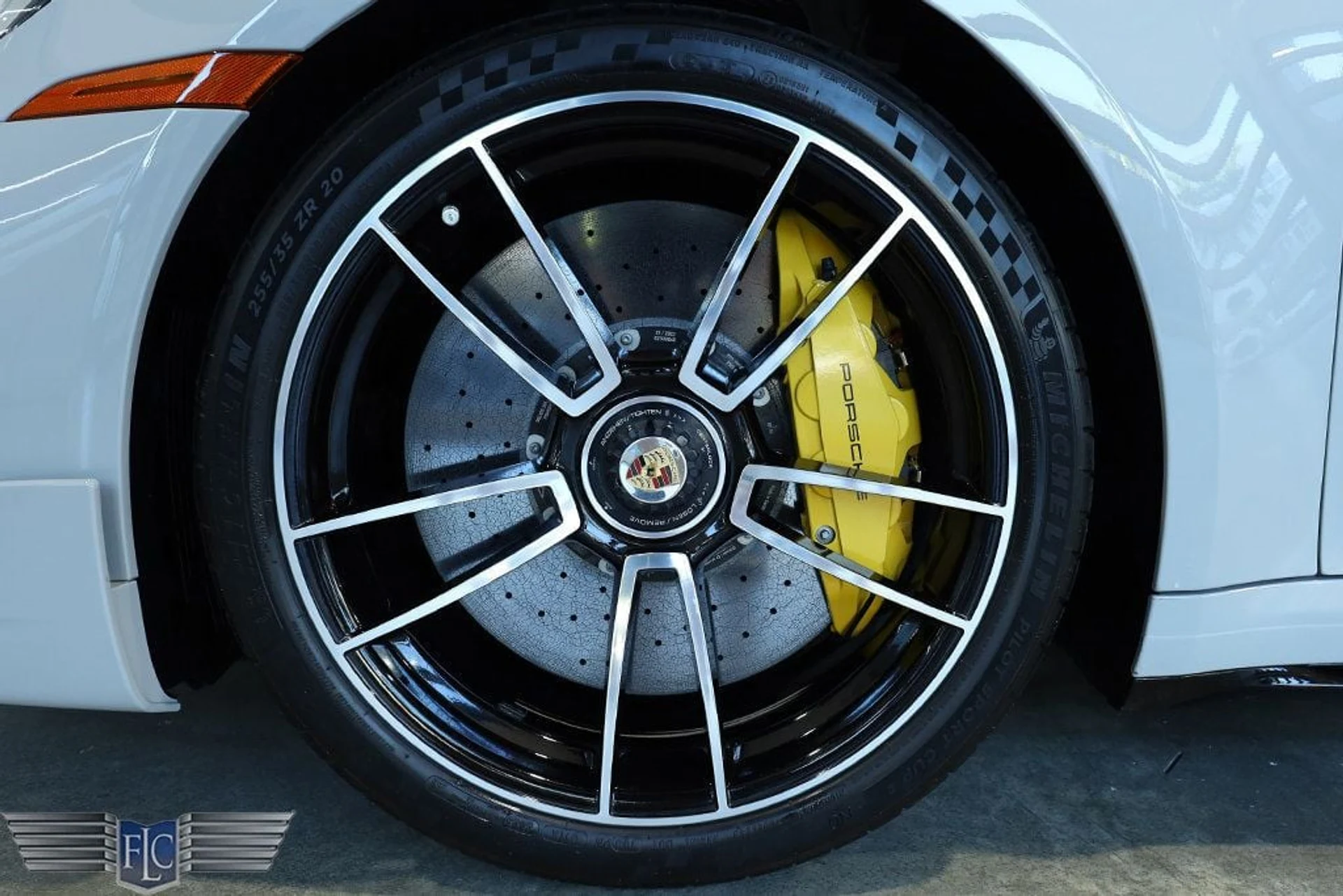 mph040_3542244377_used_2024_porsche_911_turboscoupe_9689_22892492_41_1024_4aa235b293