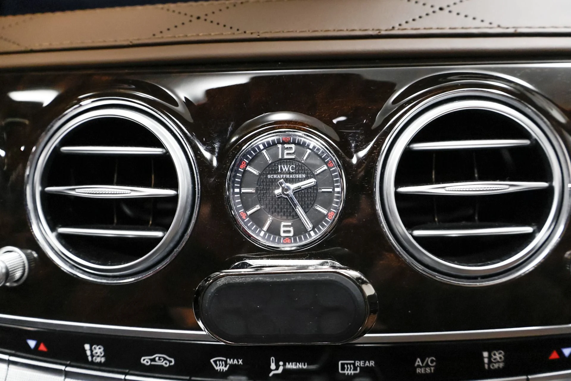 mph040_3548764694_Used_2019_Mercedes_Benz_S_Class_Maybach_S_560_4_MATIC_1761681049_fda05592ed