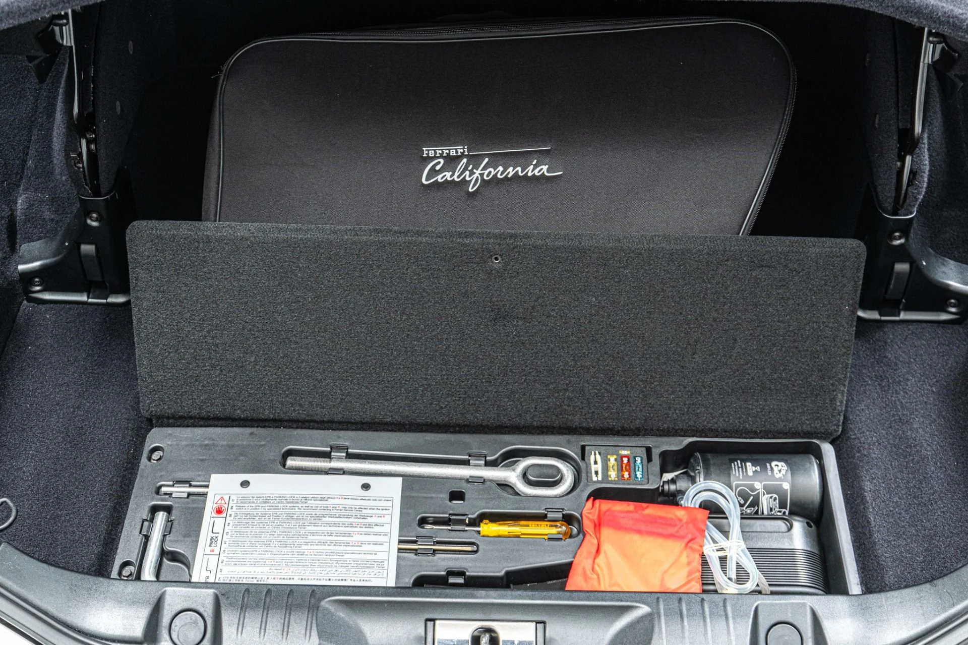 mph040_3556378079_Used_2016_Ferrari_California_T_257_K_MSRP_Ventilated_Seats_Carbon_Fiber_Driving_Zone_1790094264_931e973e49