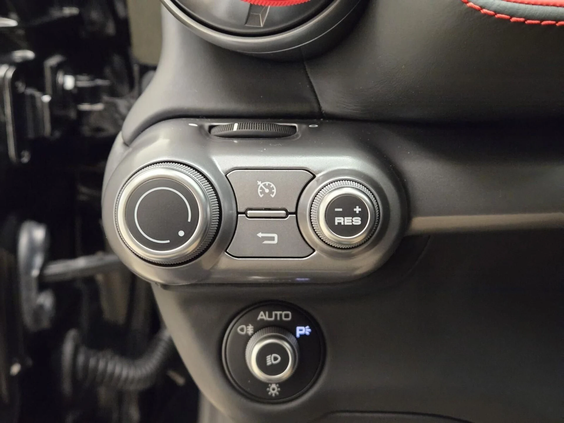 mph040_3576202475_Used_2020_Ferrari_812_Superfast_1765003249_051bbe5f31