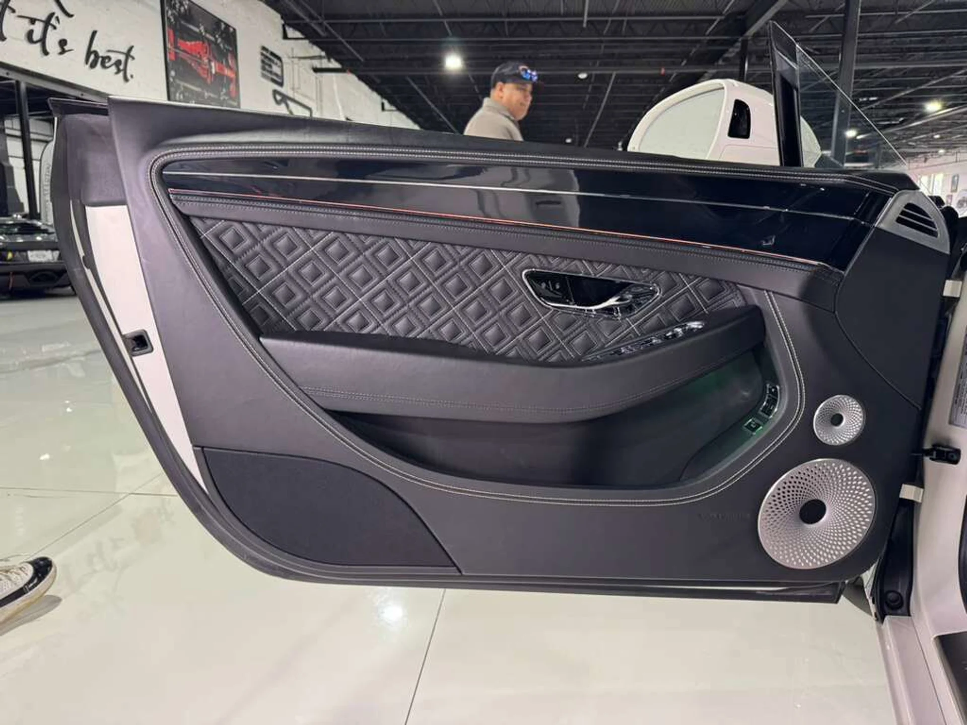 mph040_3582993962_fde7c3e706c44f0e9a16913875a300cb_e8f3e047bc